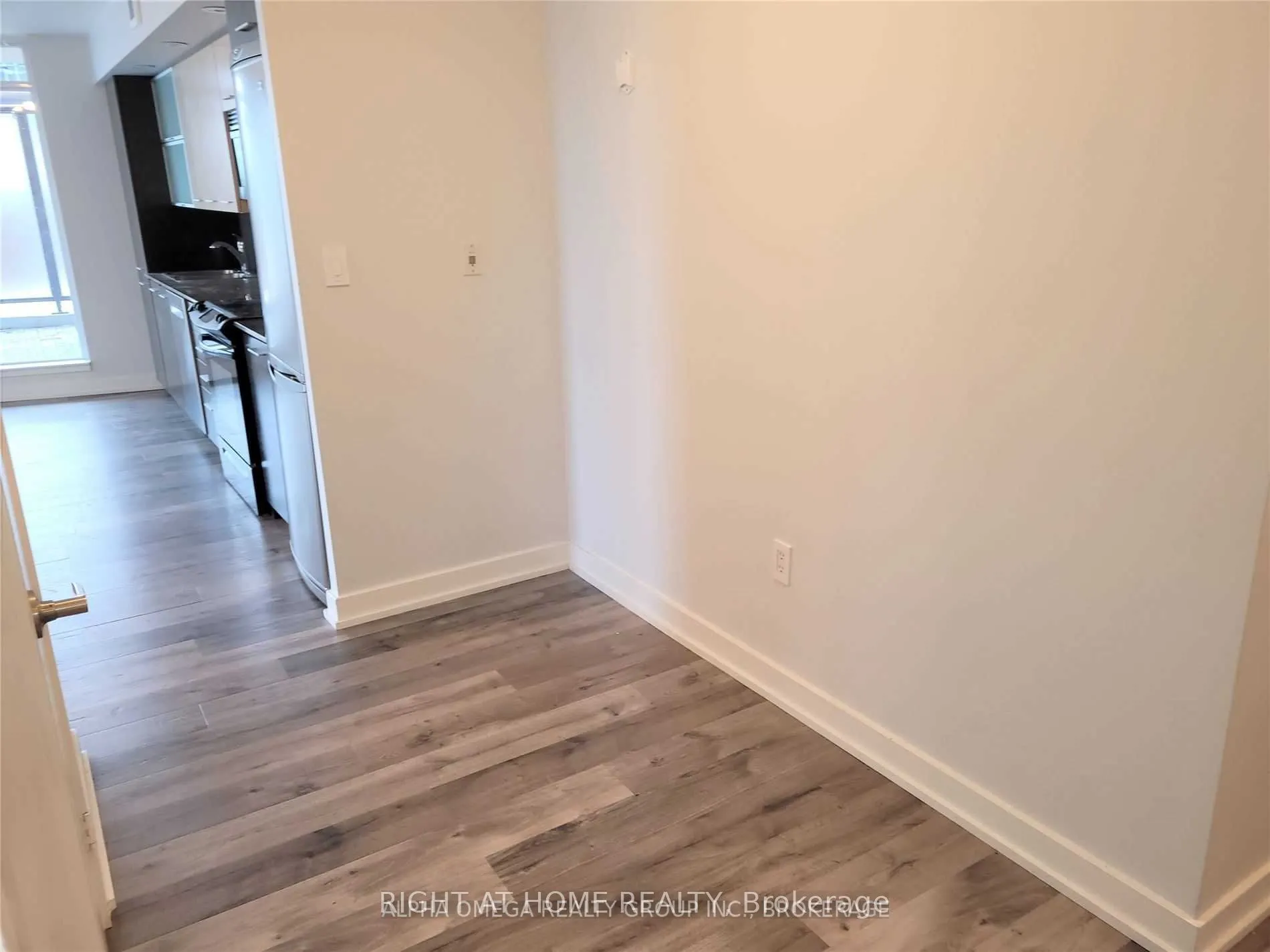 8 TELEGRAM Mews, #1001