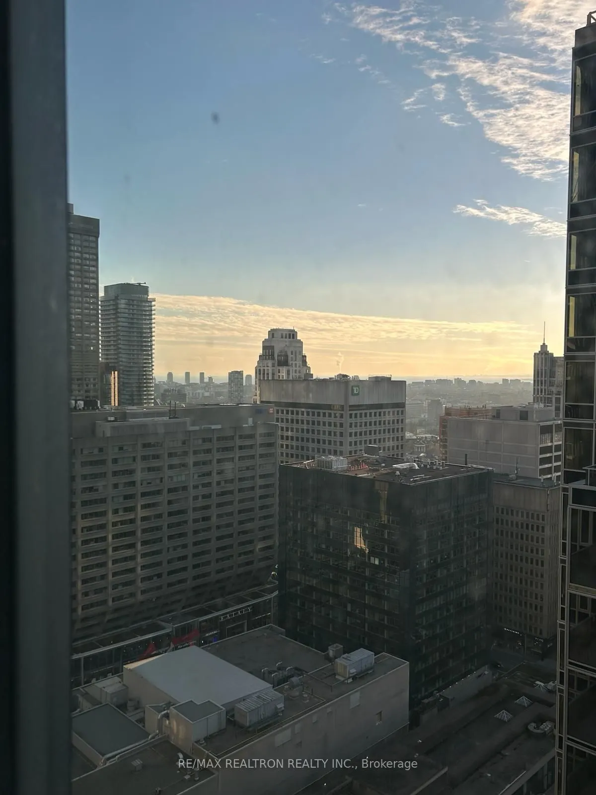 1 Yorkville Avenue, #2702