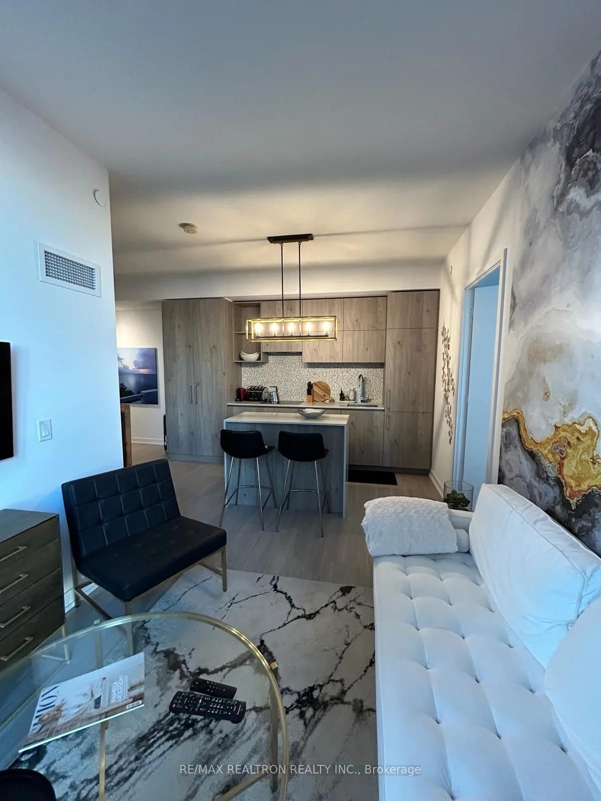 1 Yorkville Avenue, #2702