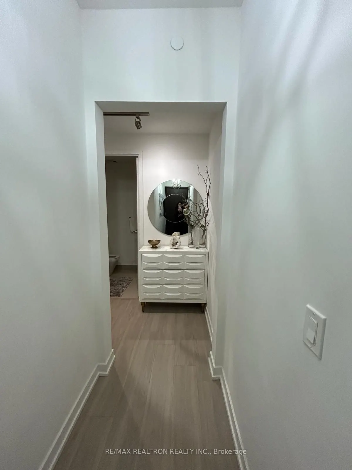 1 Yorkville Avenue, #2702