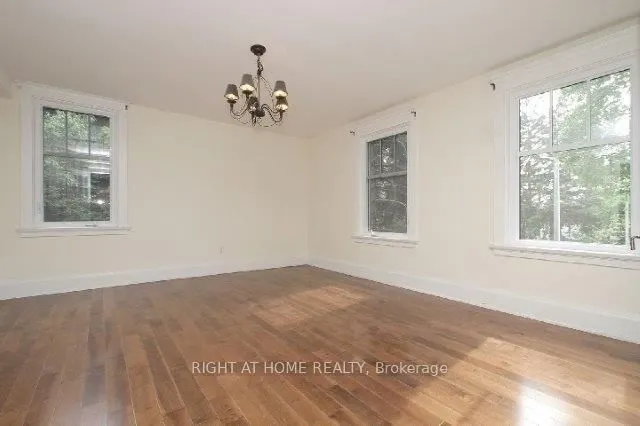 31 Oriole Parkway, #2nd Flr