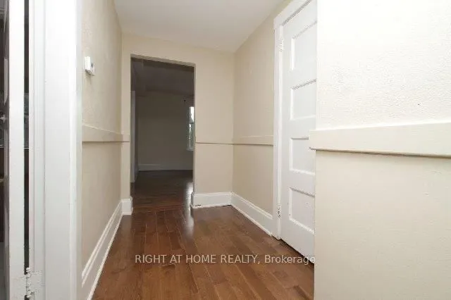 31 Oriole Parkway, #2nd Flr