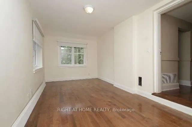 31 Oriole Parkway, #2nd Flr