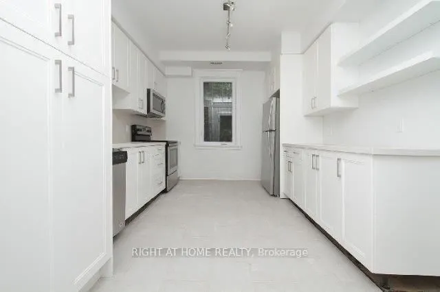 31 Oriole Parkway, #2nd Flr
