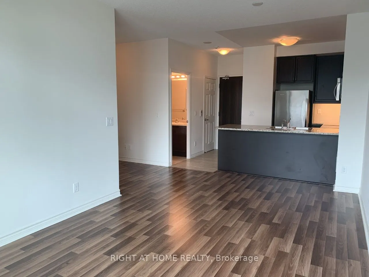 25 Lower Simcoe Street, #210