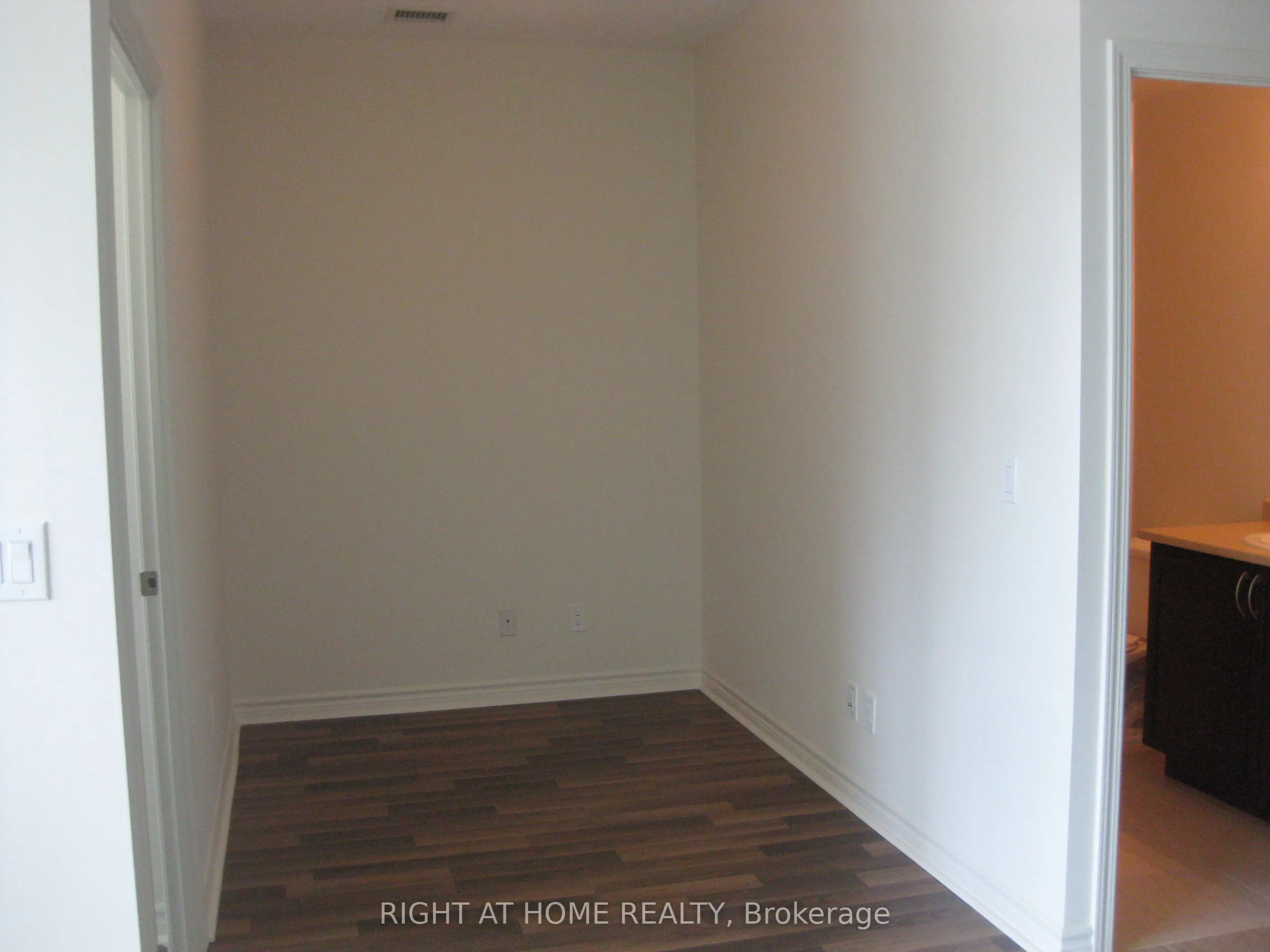 25 Lower Simcoe Street, #210