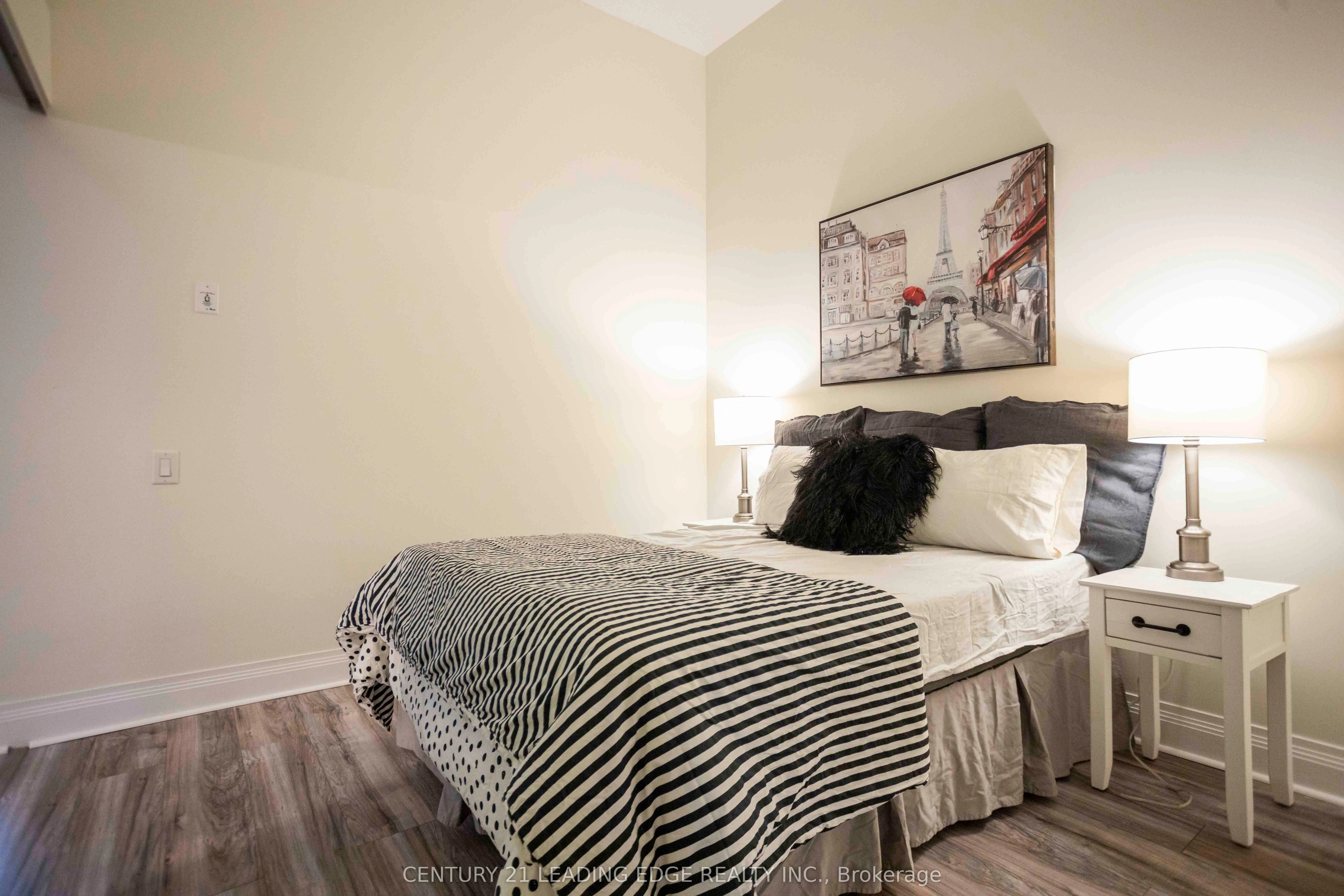 2191 Yonge Street, #L5