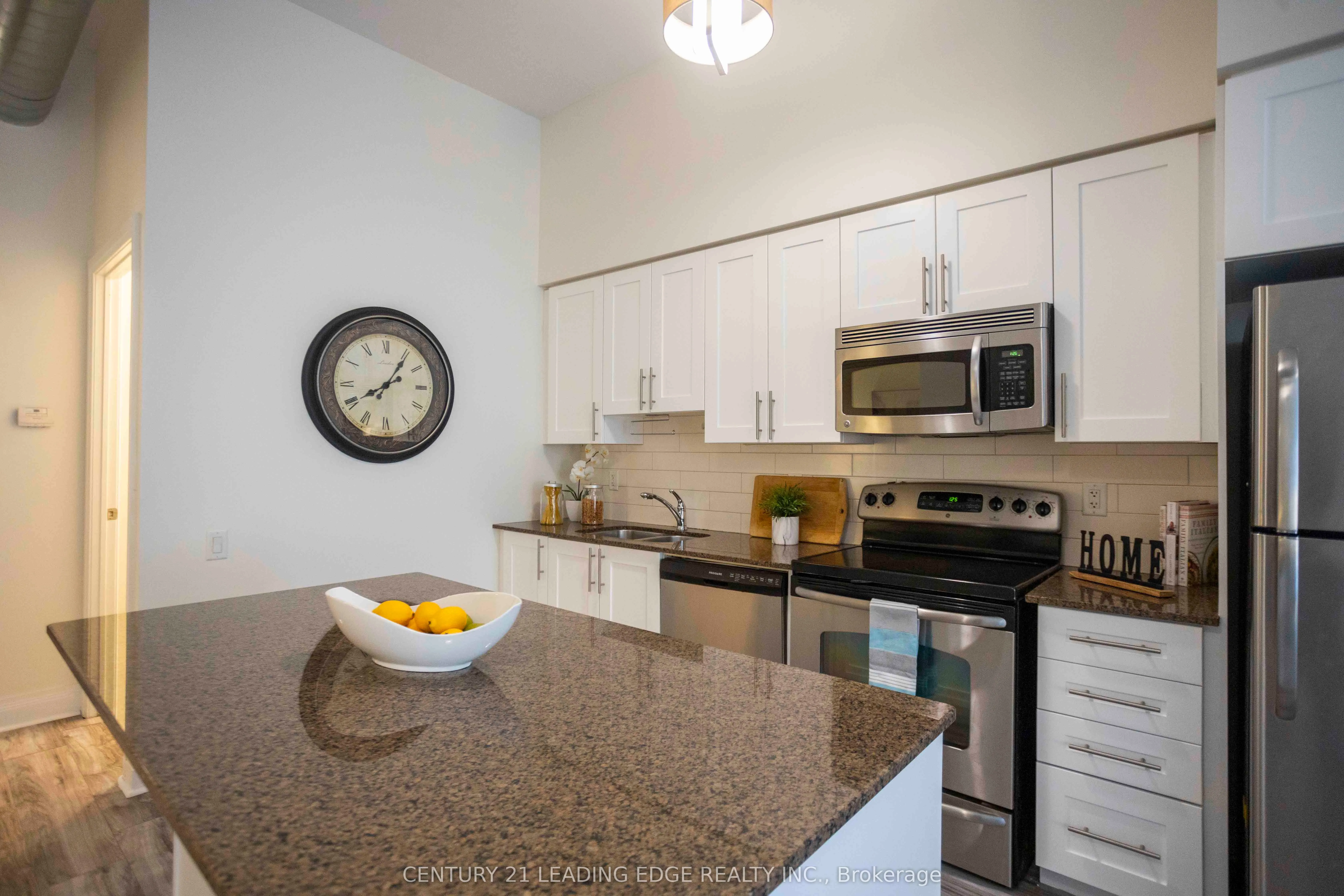 2191 Yonge Street, #L5