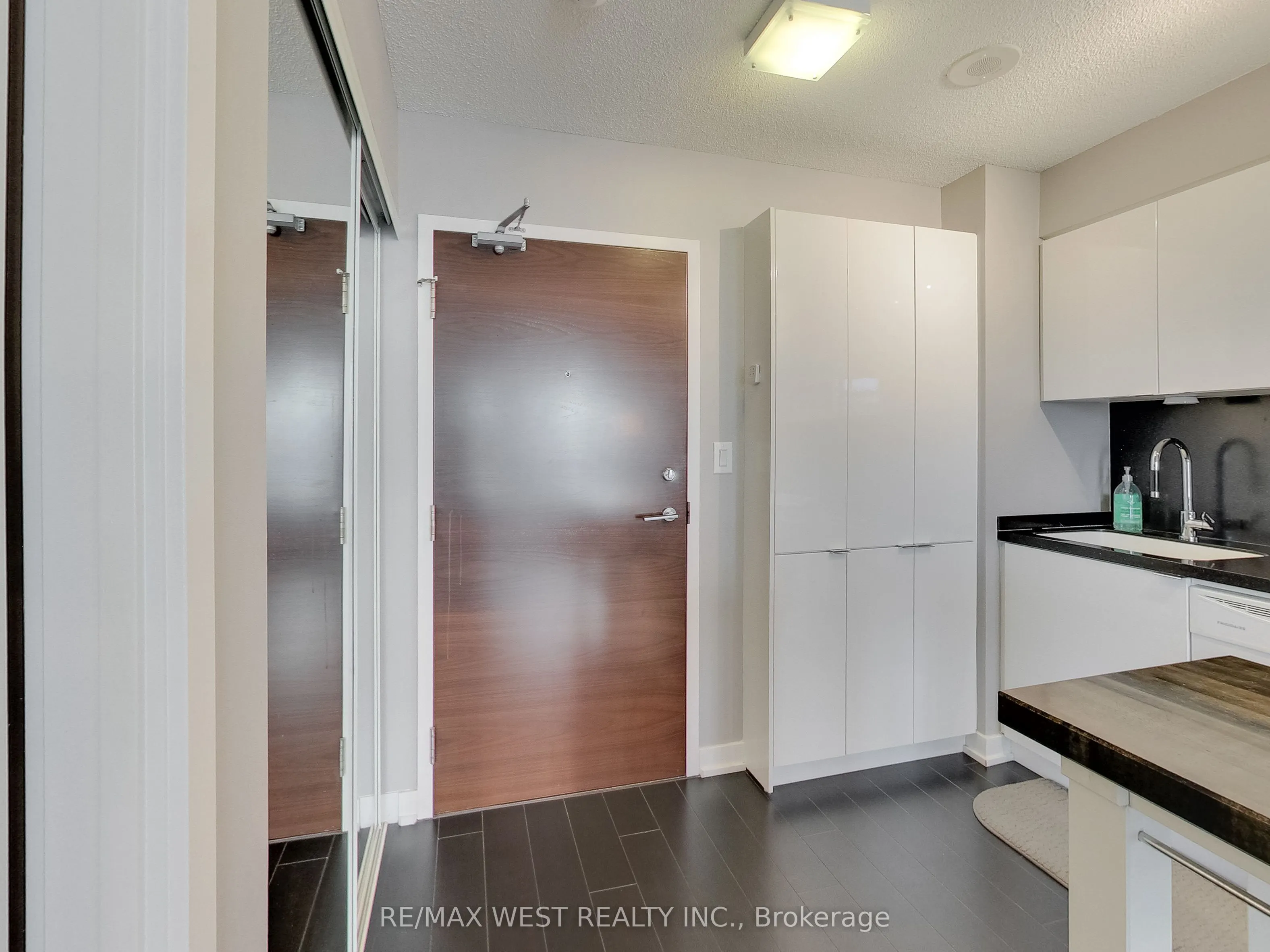 15 Iceboat Terrace E, #1110