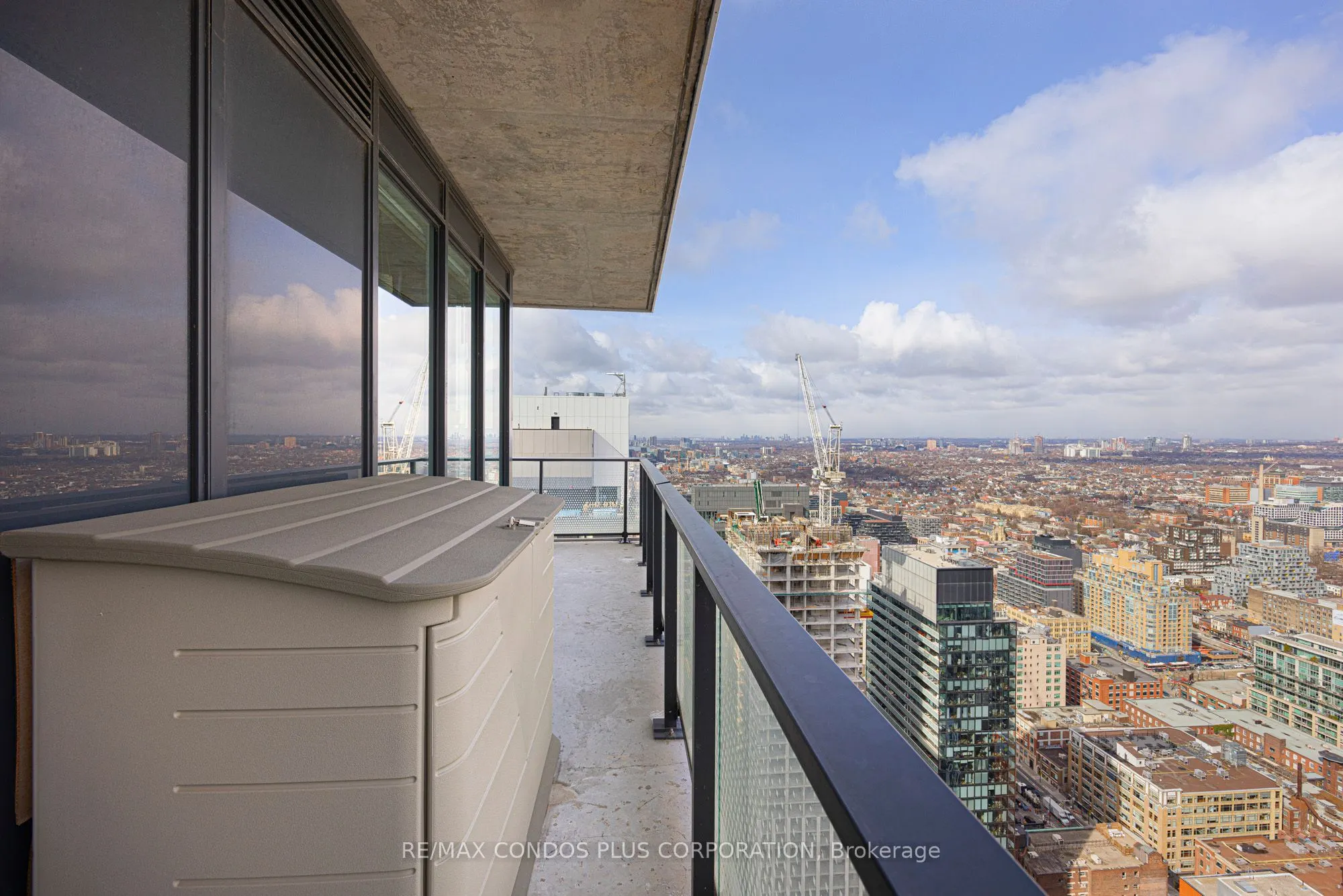 125 Blue Jays Way, #5303