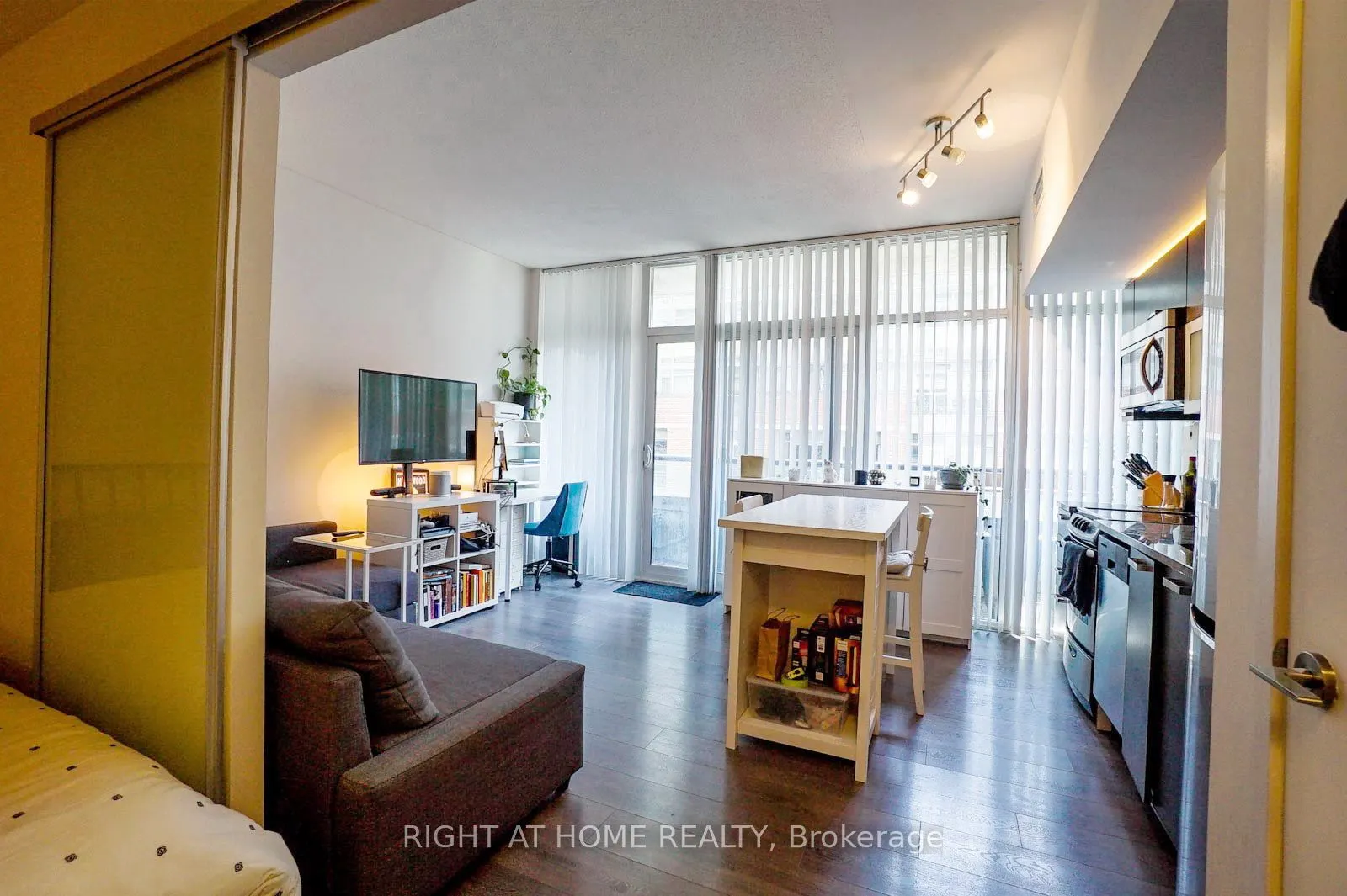 36 Lisgar Street, #601W