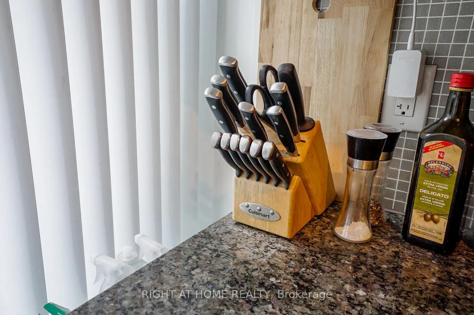 36 Lisgar Street, #601W