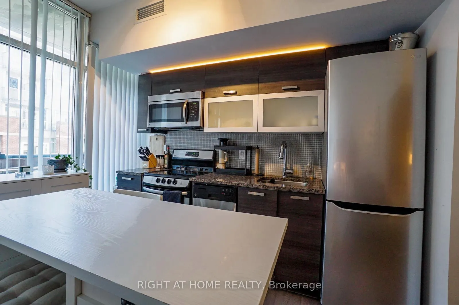 36 Lisgar Street, #601W