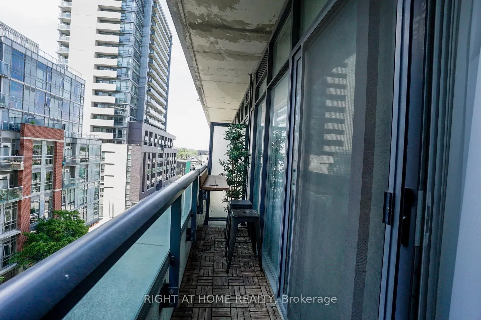36 Lisgar Street, #601W