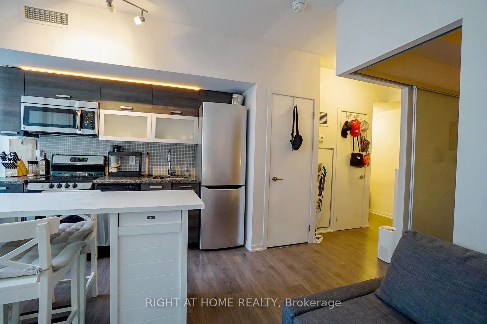 36 Lisgar Street, #601W