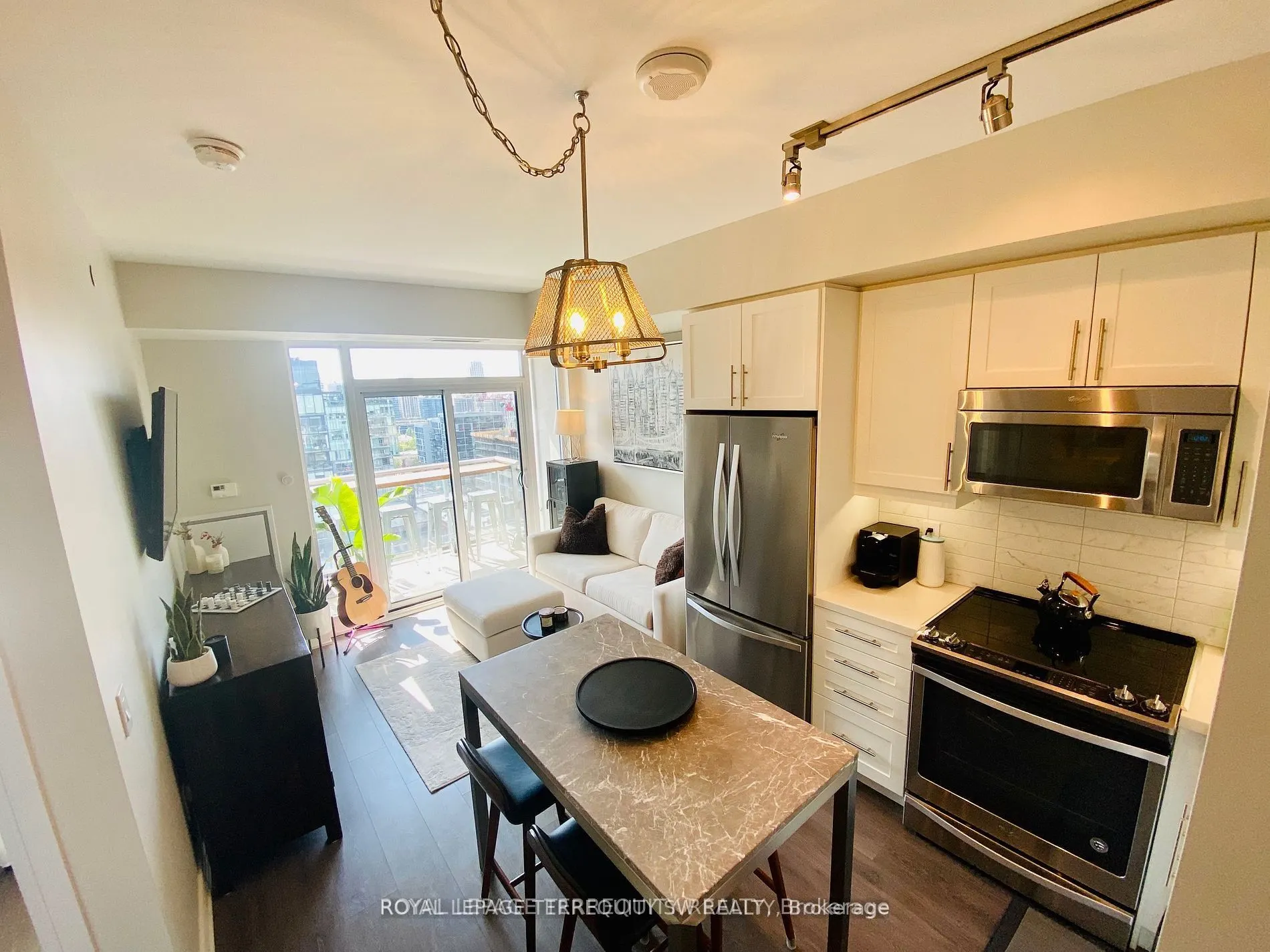 525 Adelaide Street W, #Lph28