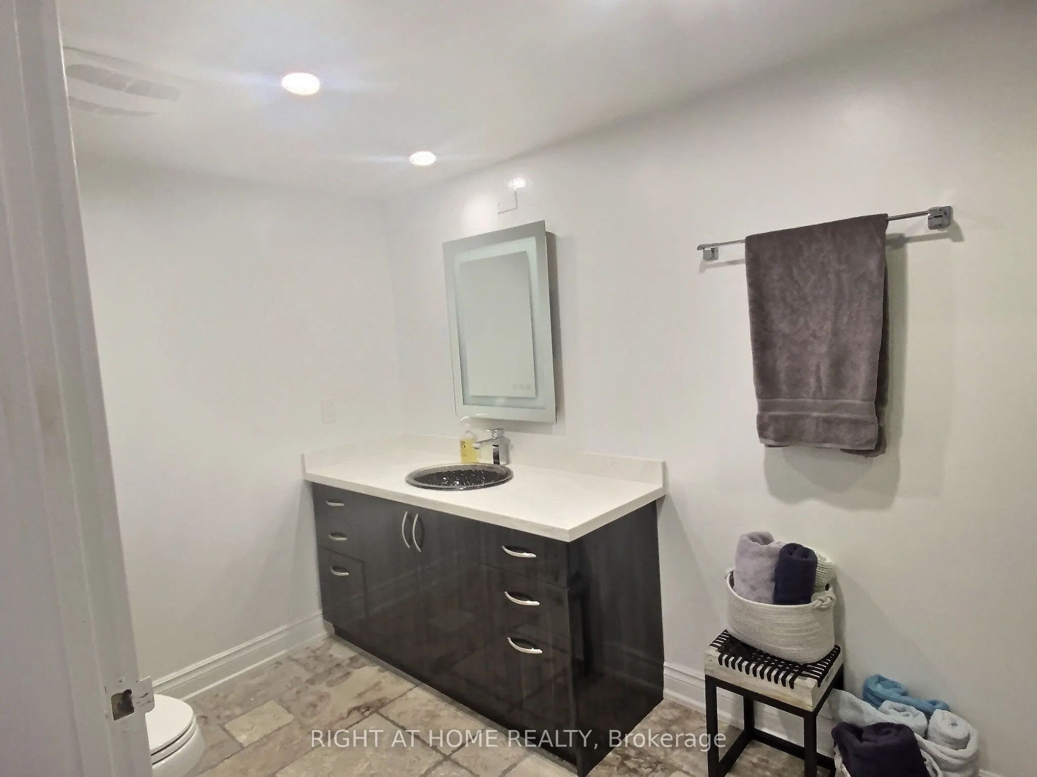 192 Jarvis Street, #1004
