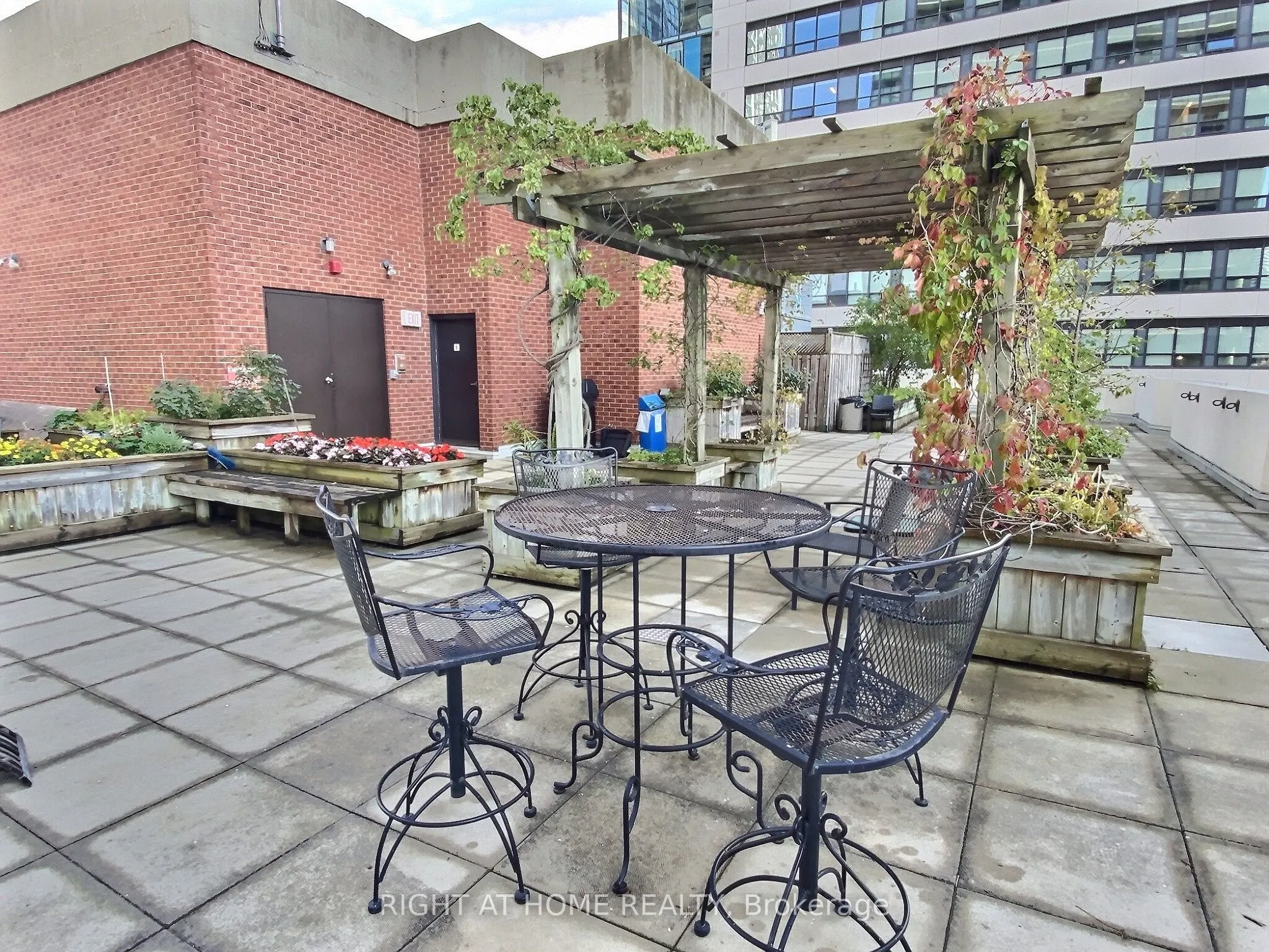 192 Jarvis Street, #1004