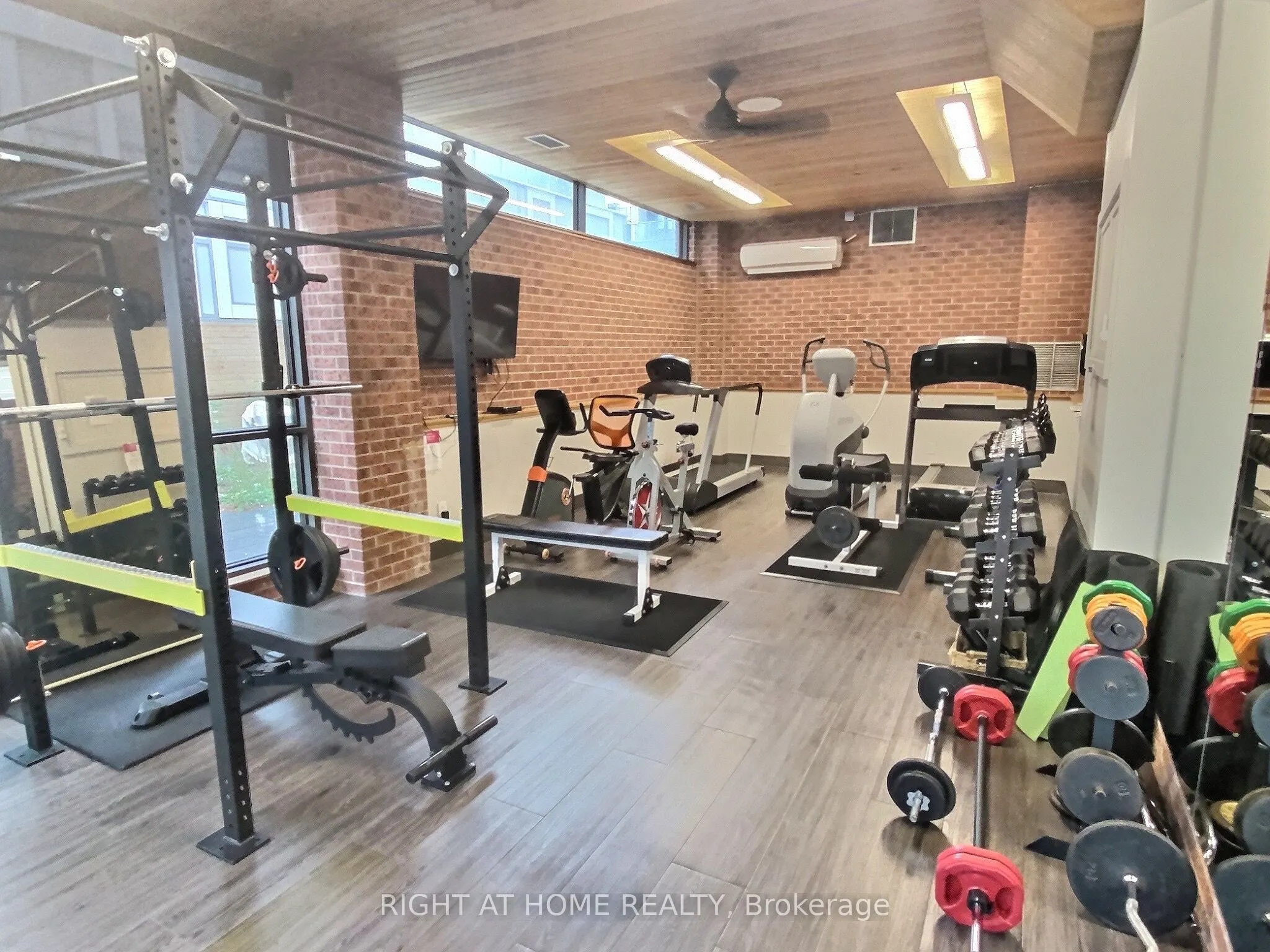 192 Jarvis Street, #1004