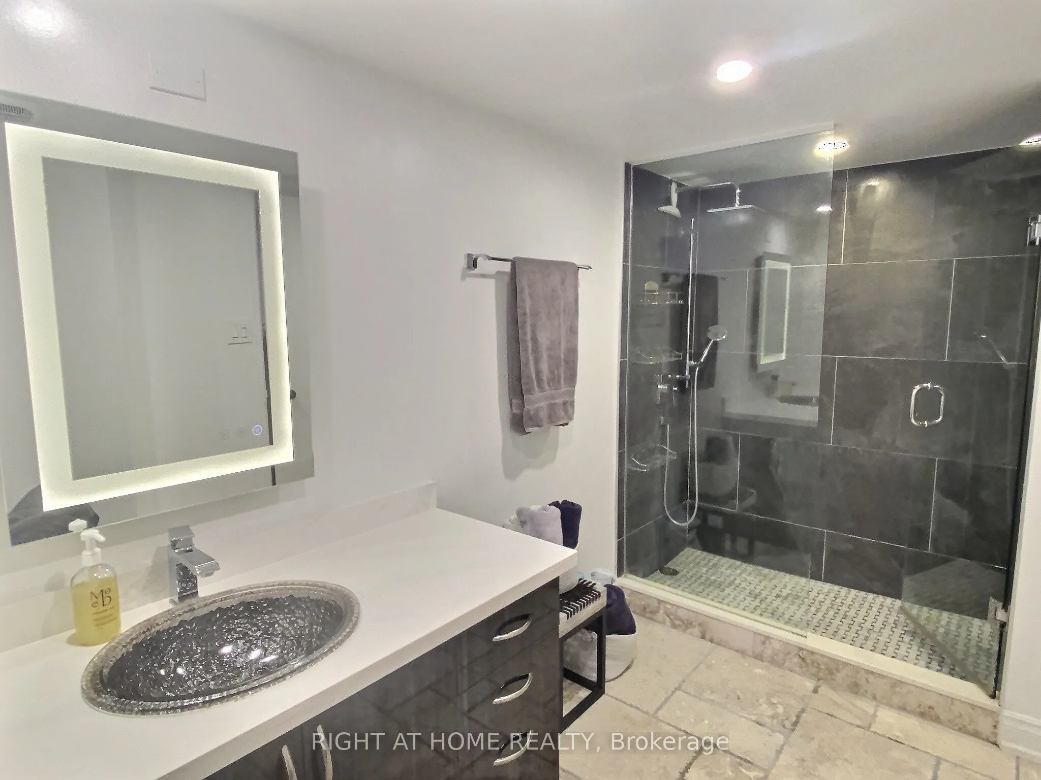 192 Jarvis Street, #1004