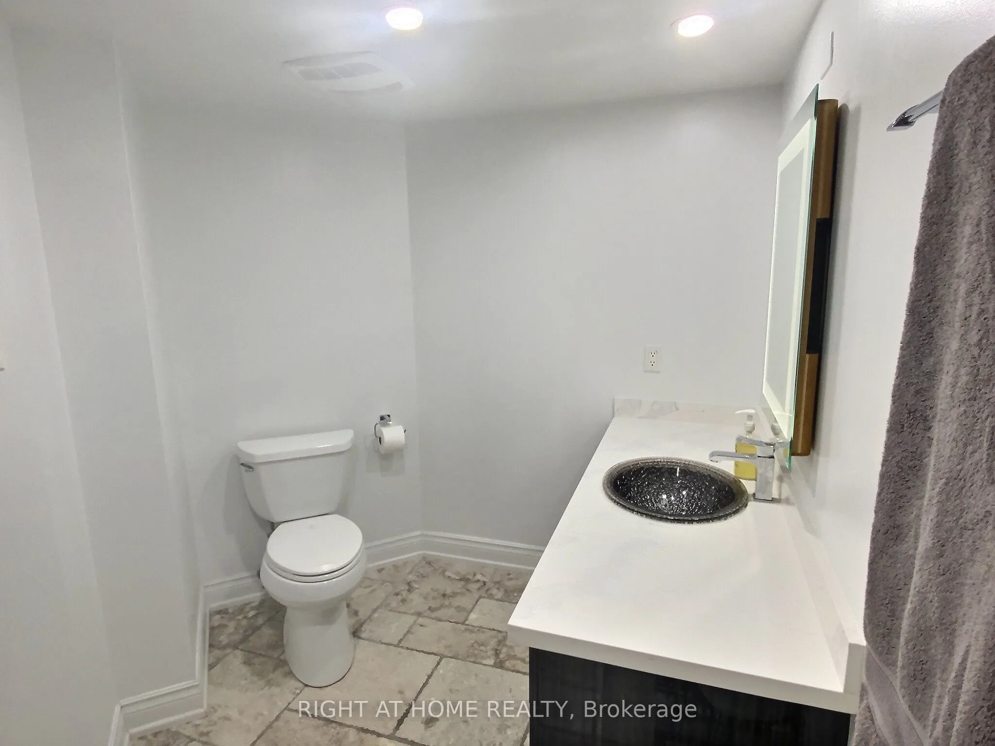 192 Jarvis Street, #1004