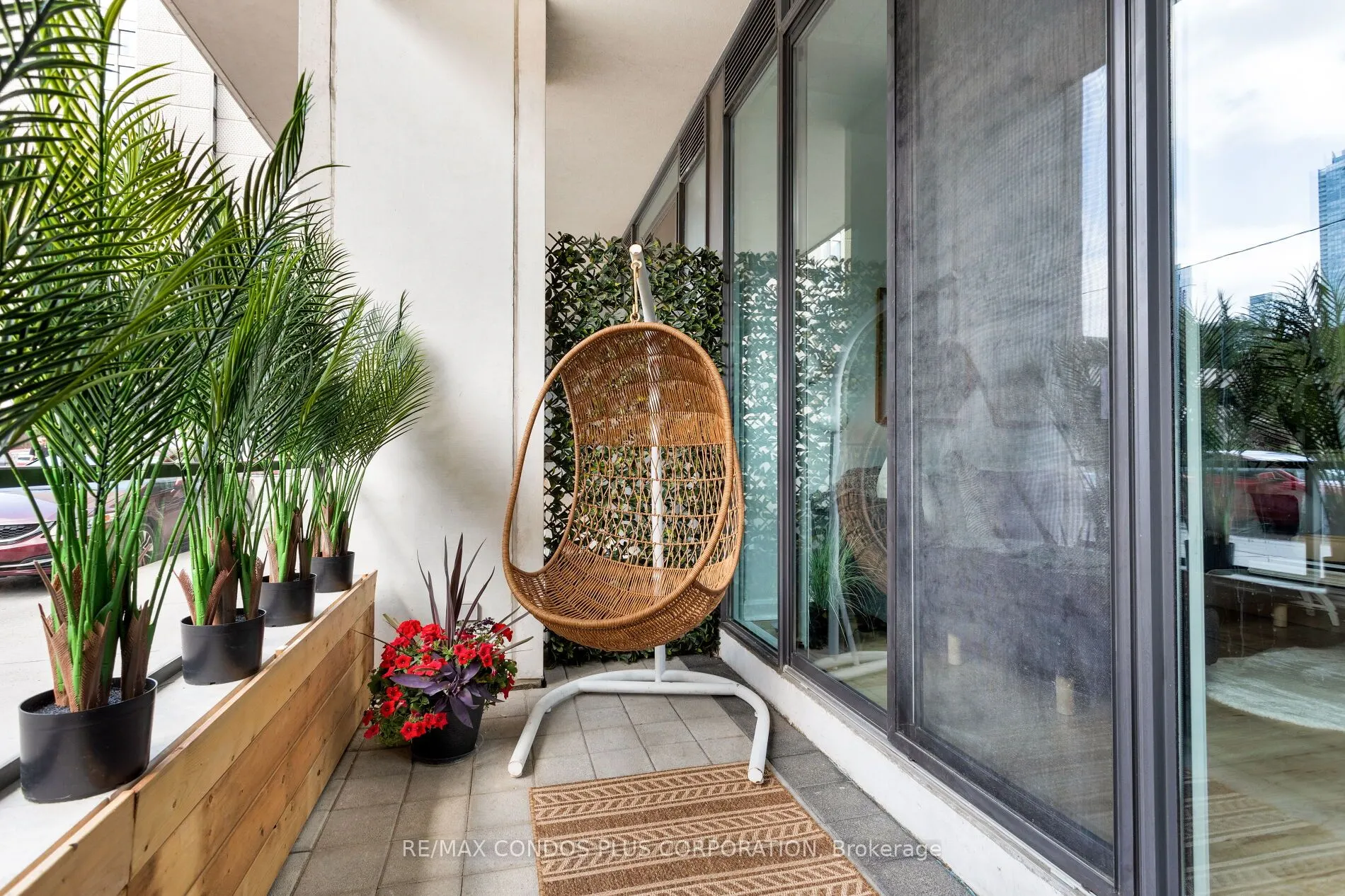 111 Elizabeth Street, #101