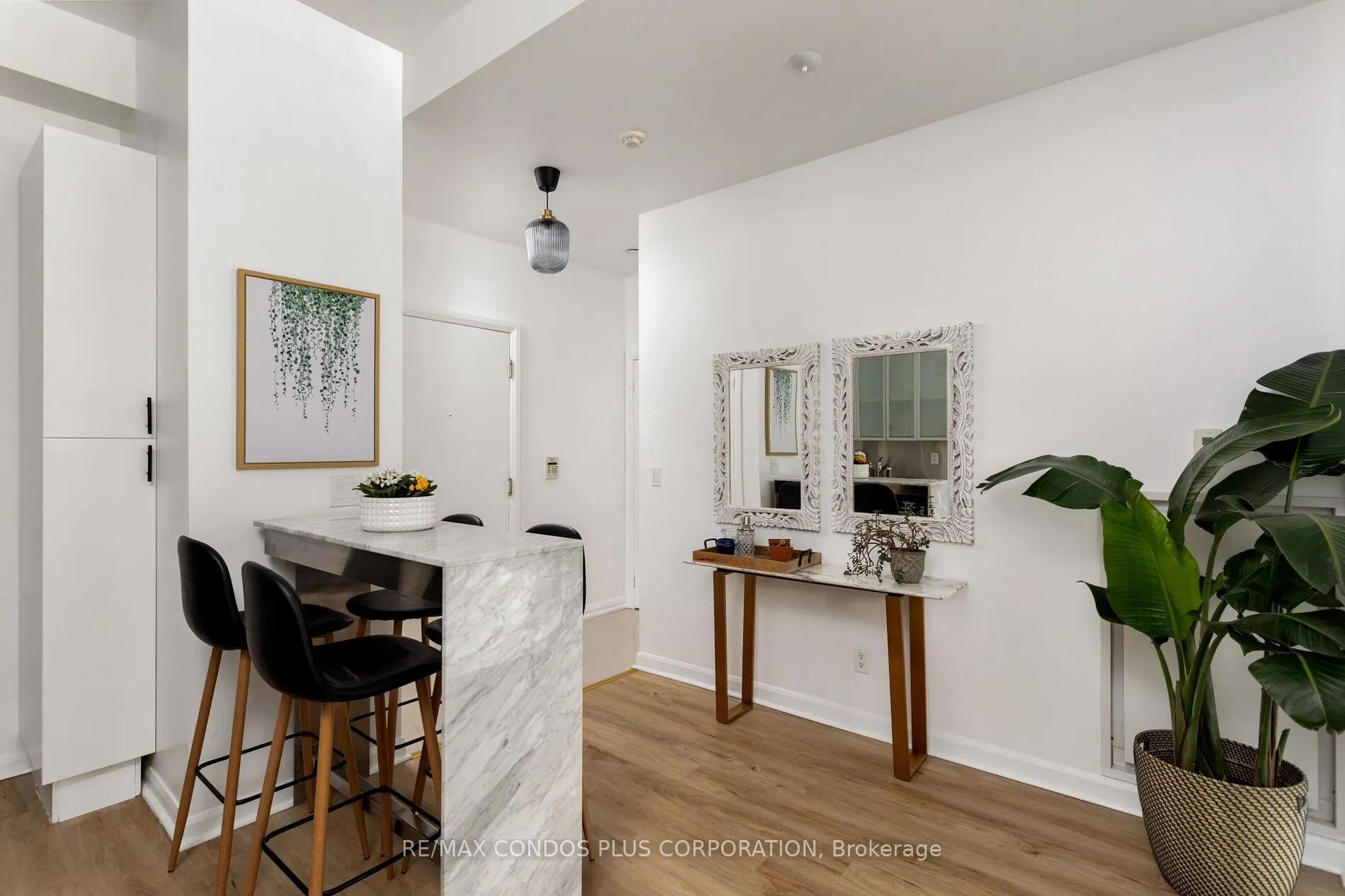 111 Elizabeth Street, #101