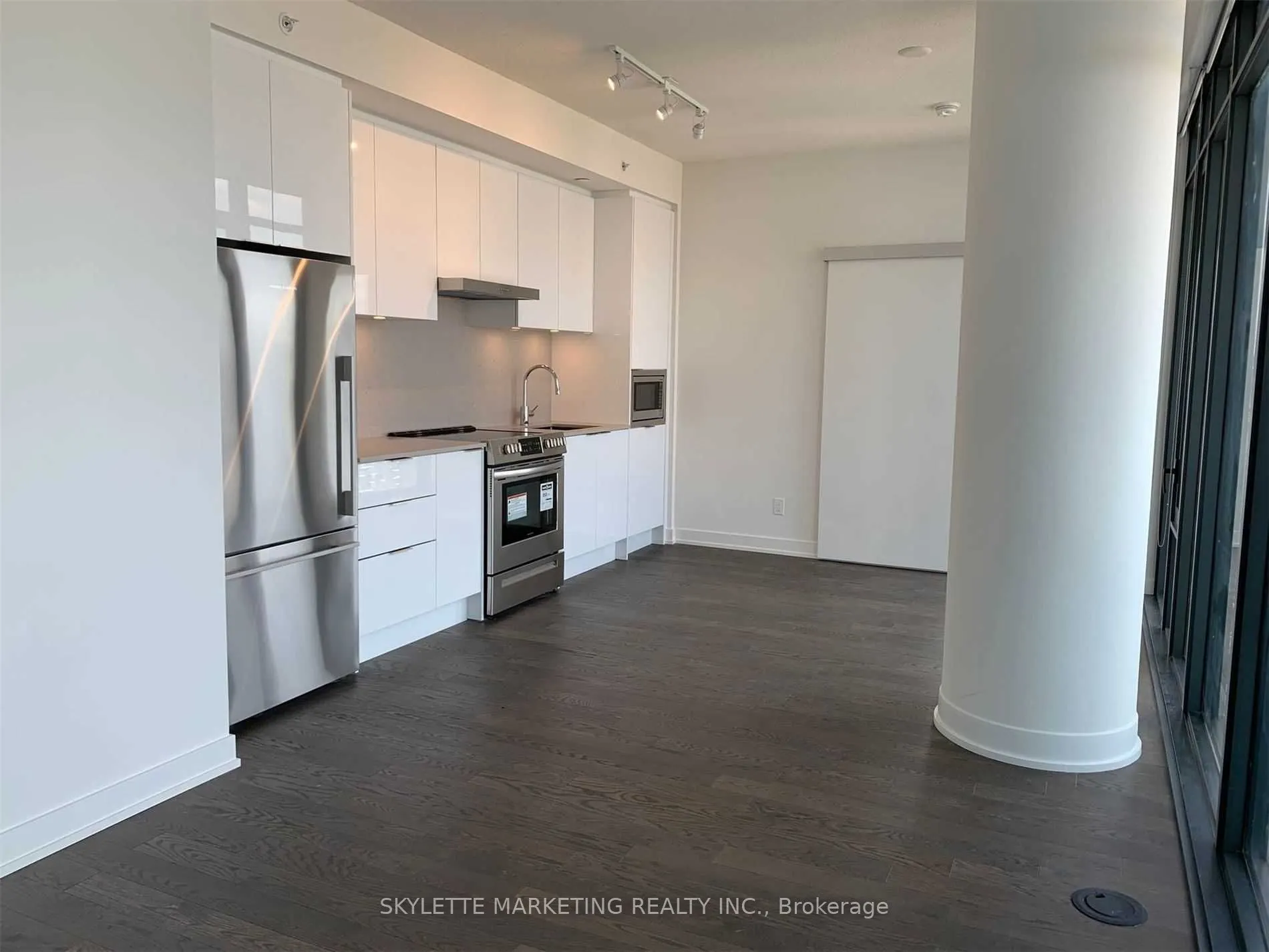 25 Richmond Street E, #2716