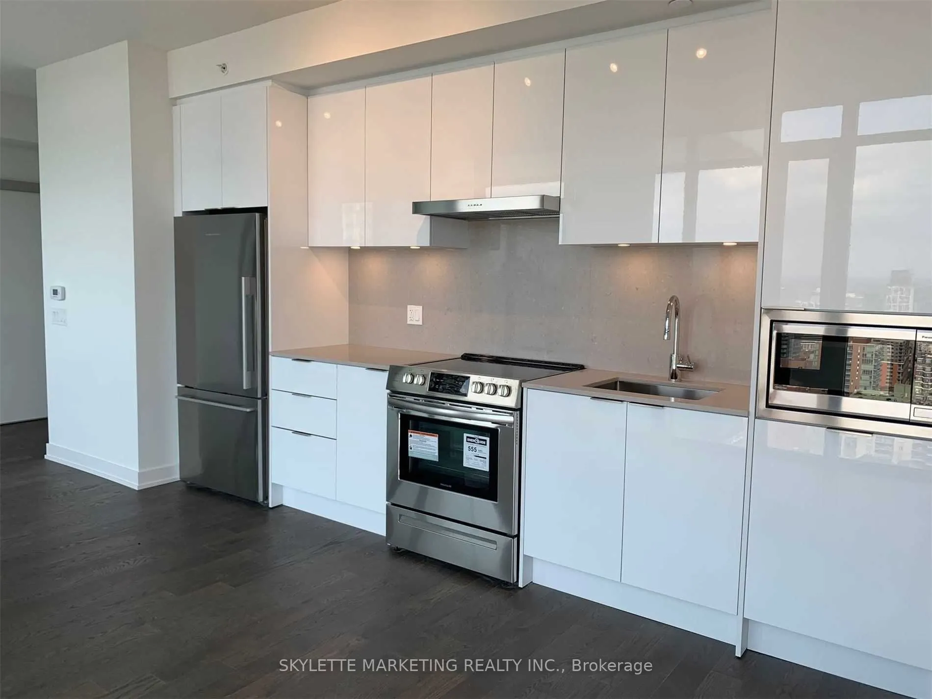 25 Richmond Street E, #2716