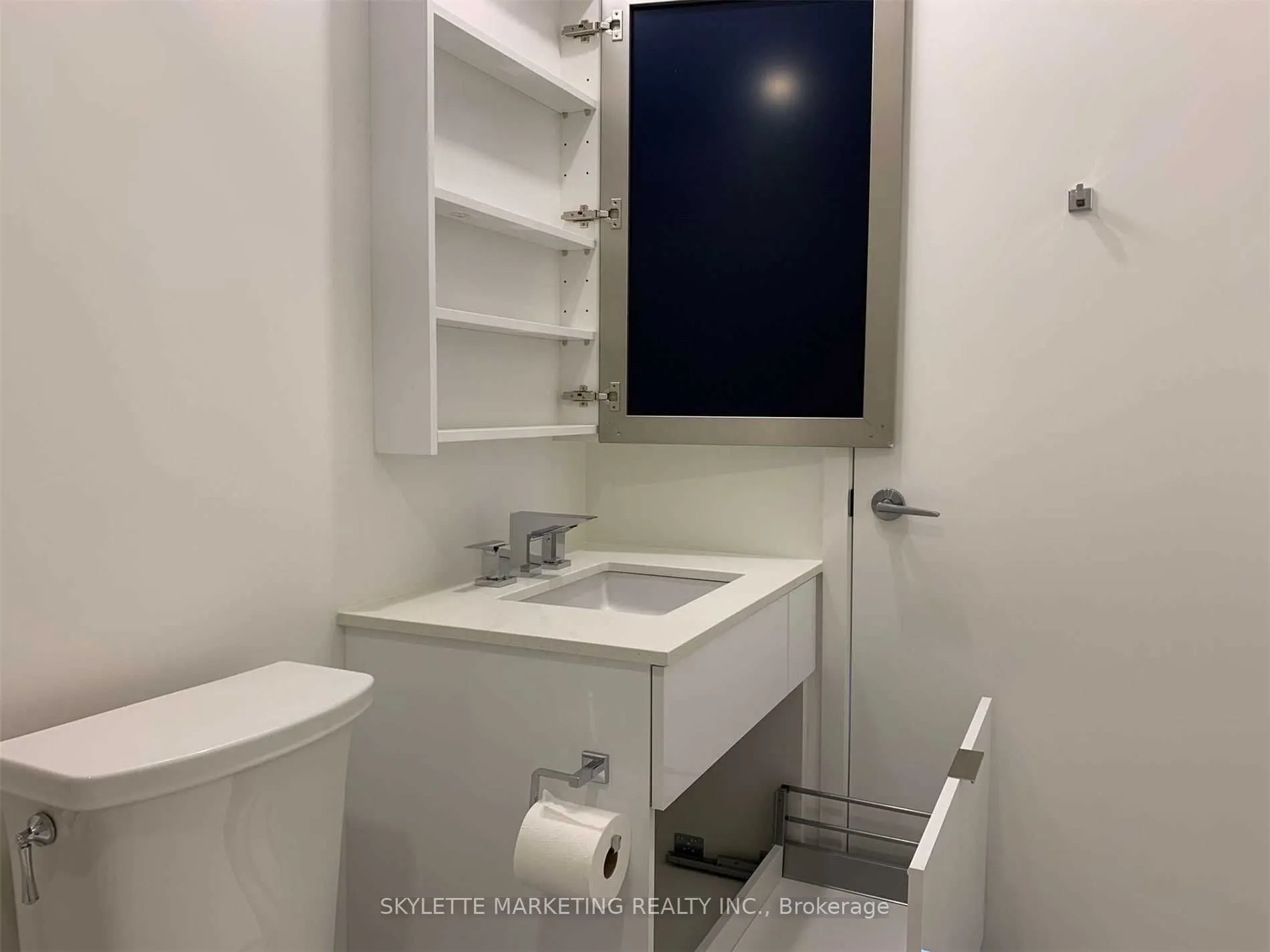 25 Richmond Street E, #2716
