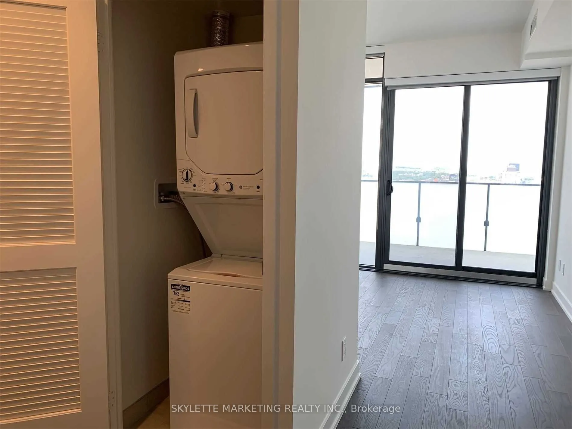 25 Richmond Street E, #2716