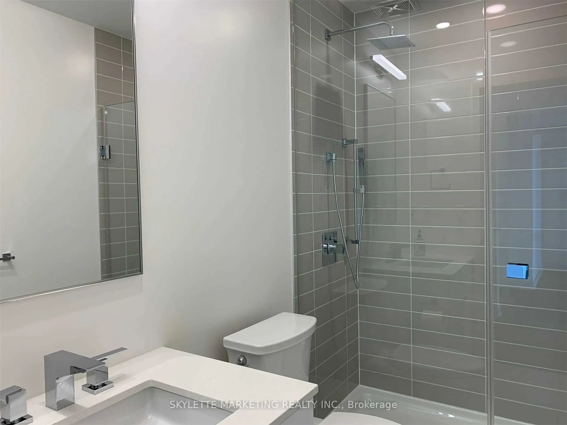 25 Richmond Street E, #2716