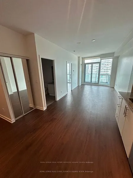 33 Bay Street, #3013