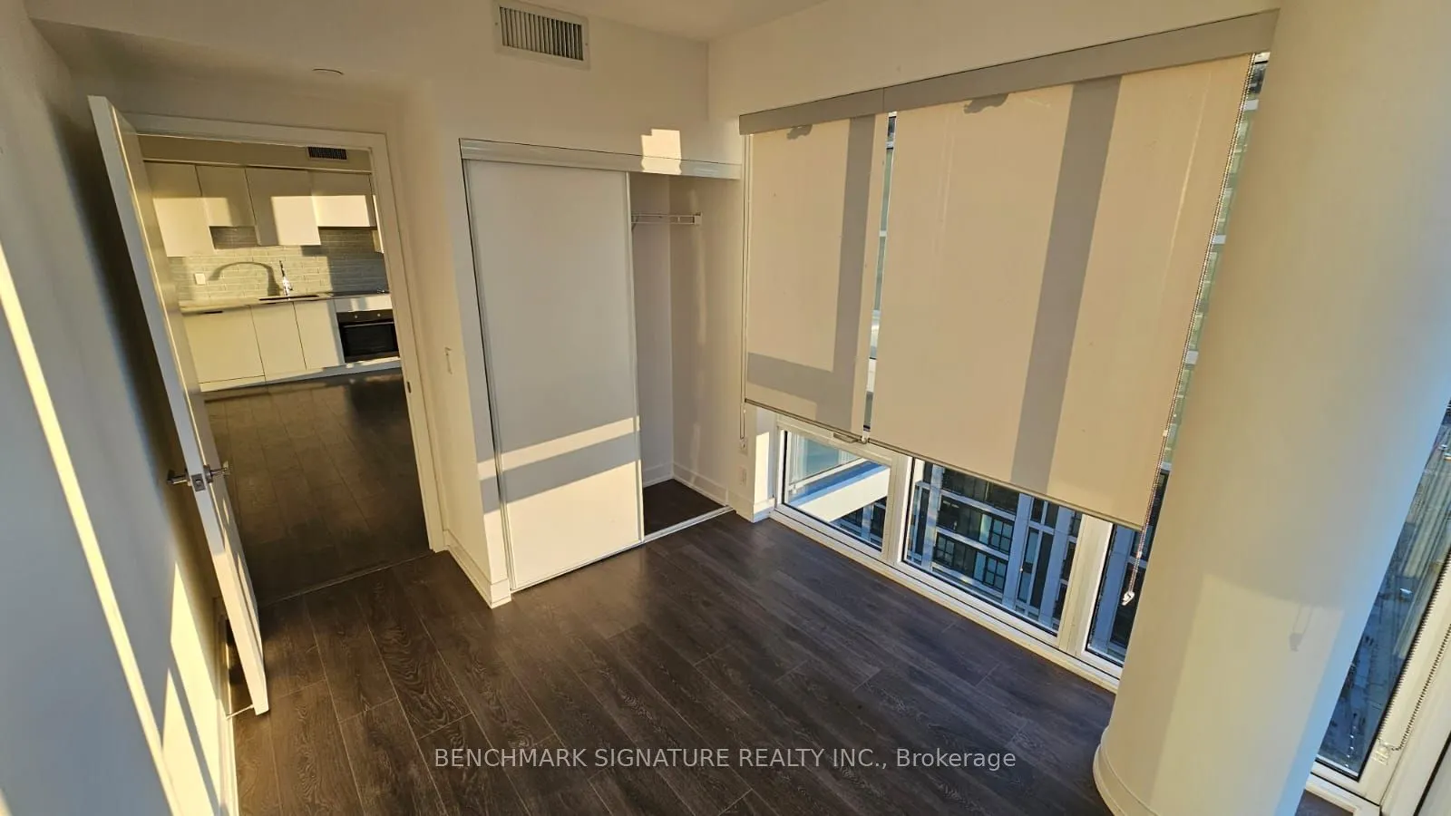 99 Broadway Avenue, #2810