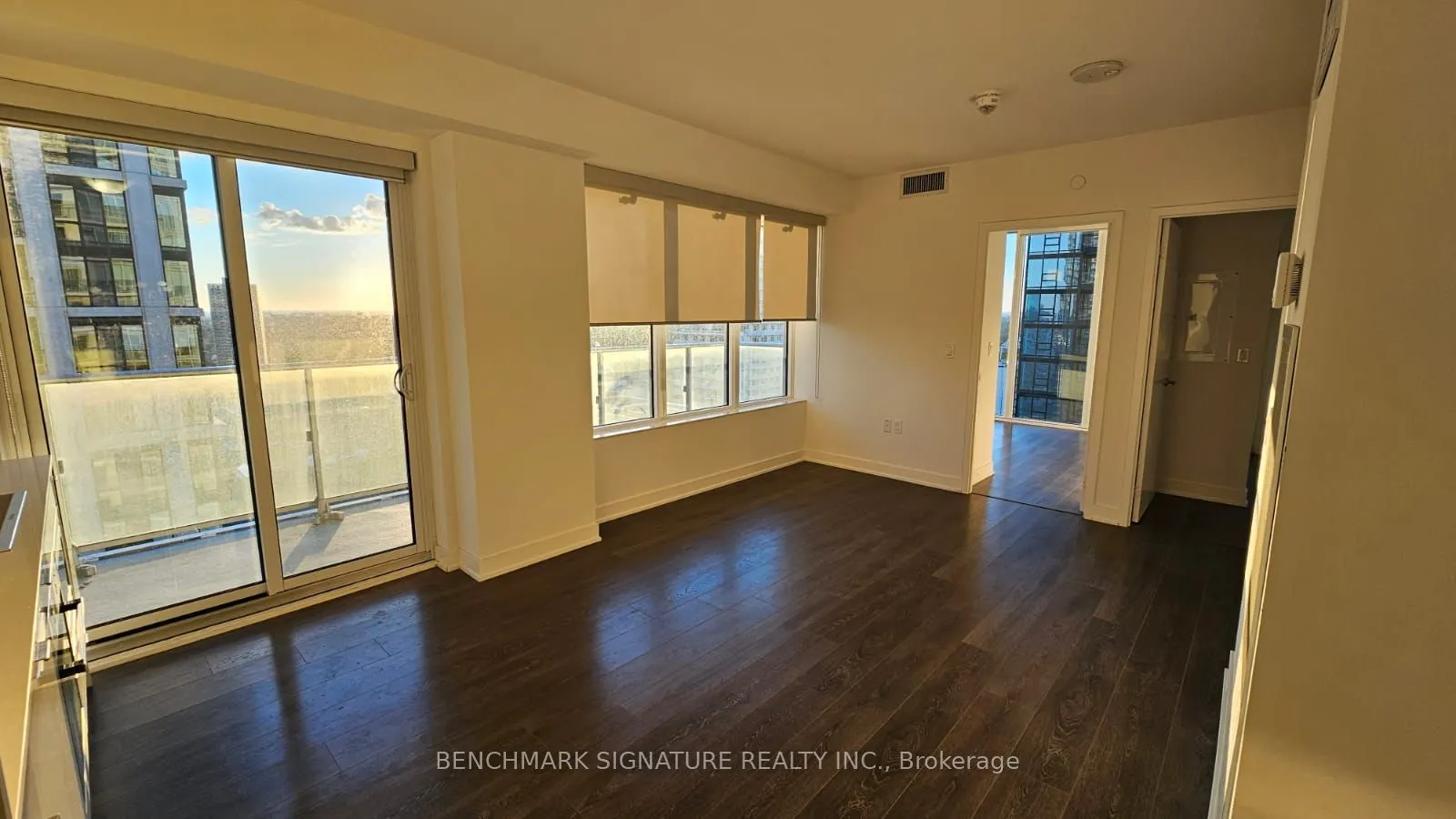 99 Broadway Avenue, #2810