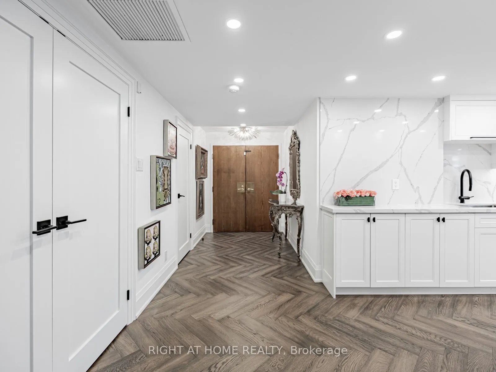 1166 Bay Street, #401