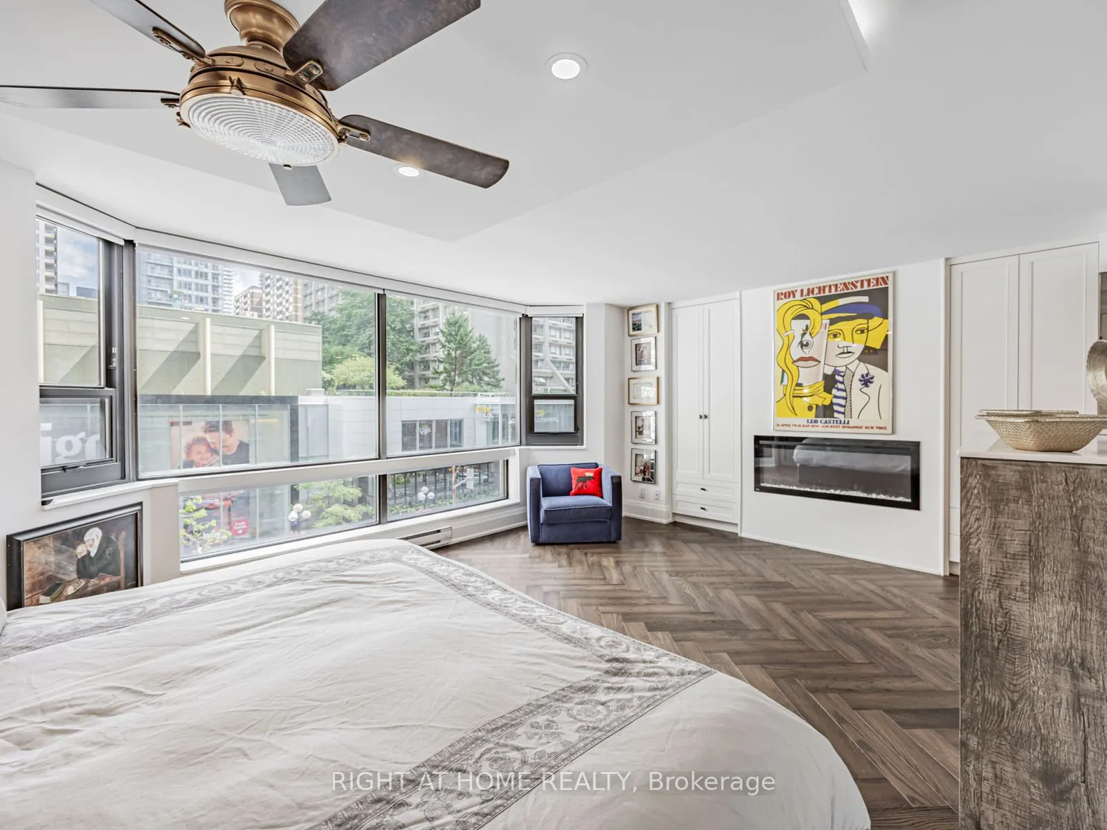 1166 Bay Street, #401