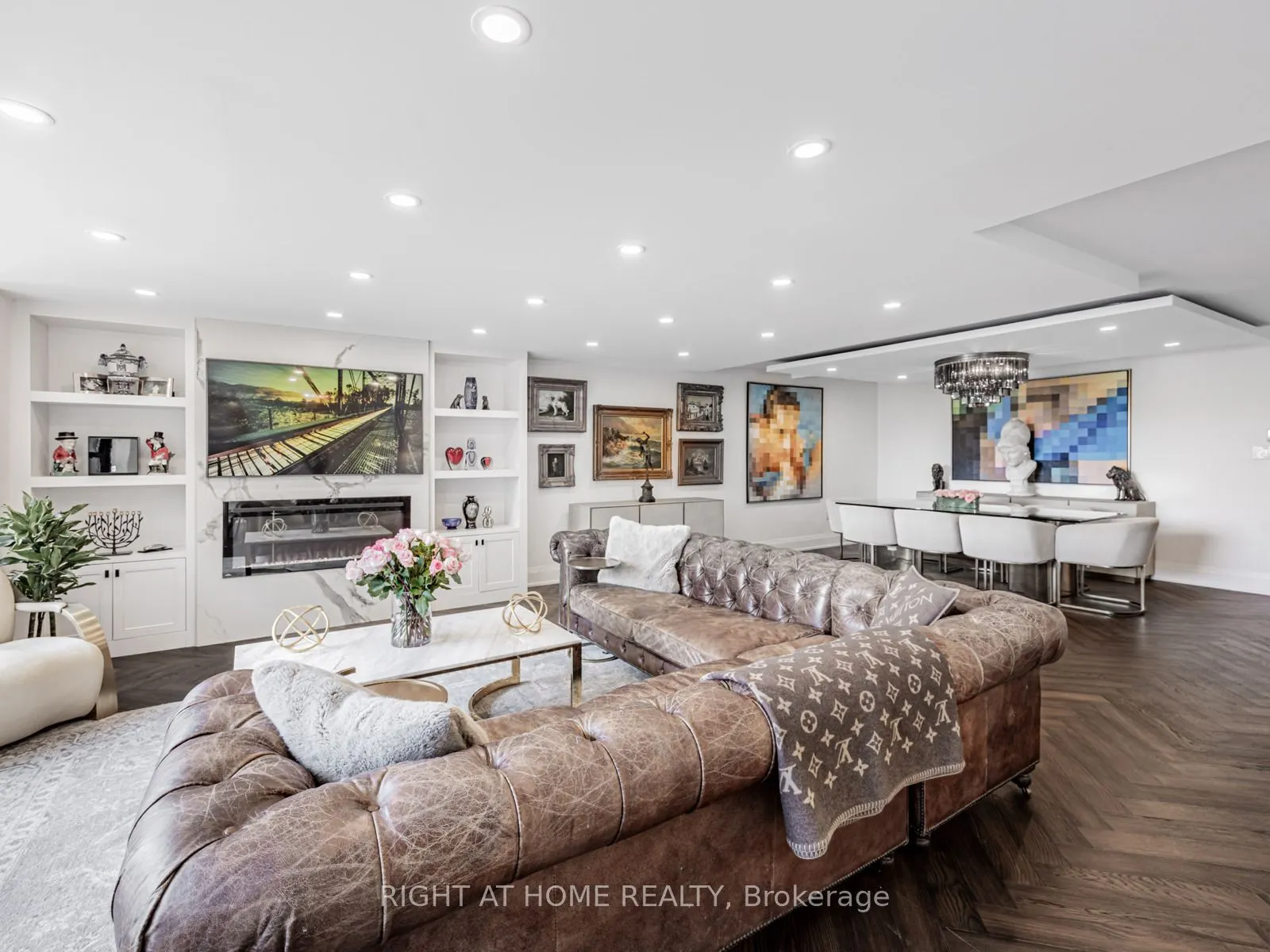 1166 Bay Street, #401