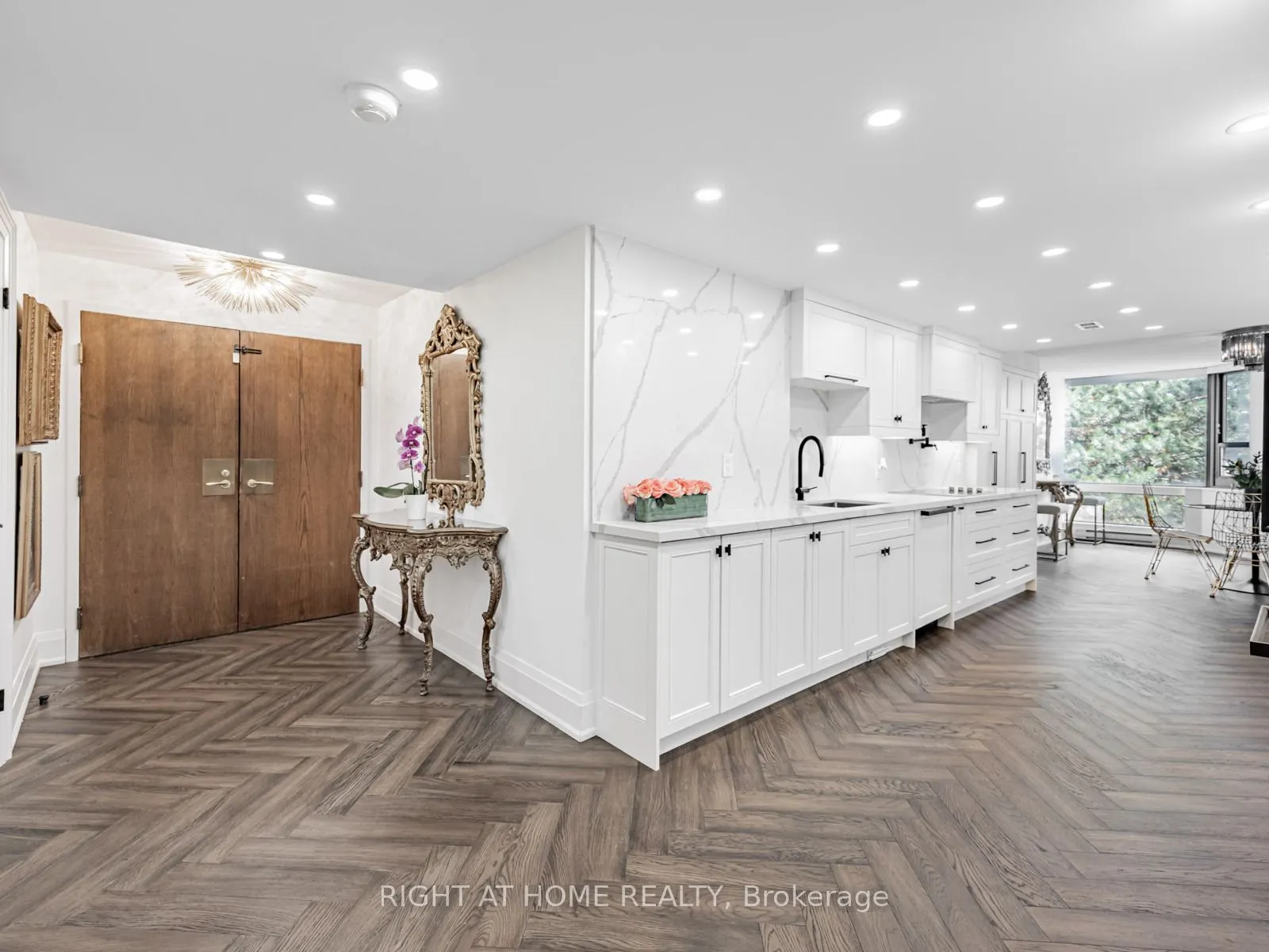 1166 Bay Street, #401