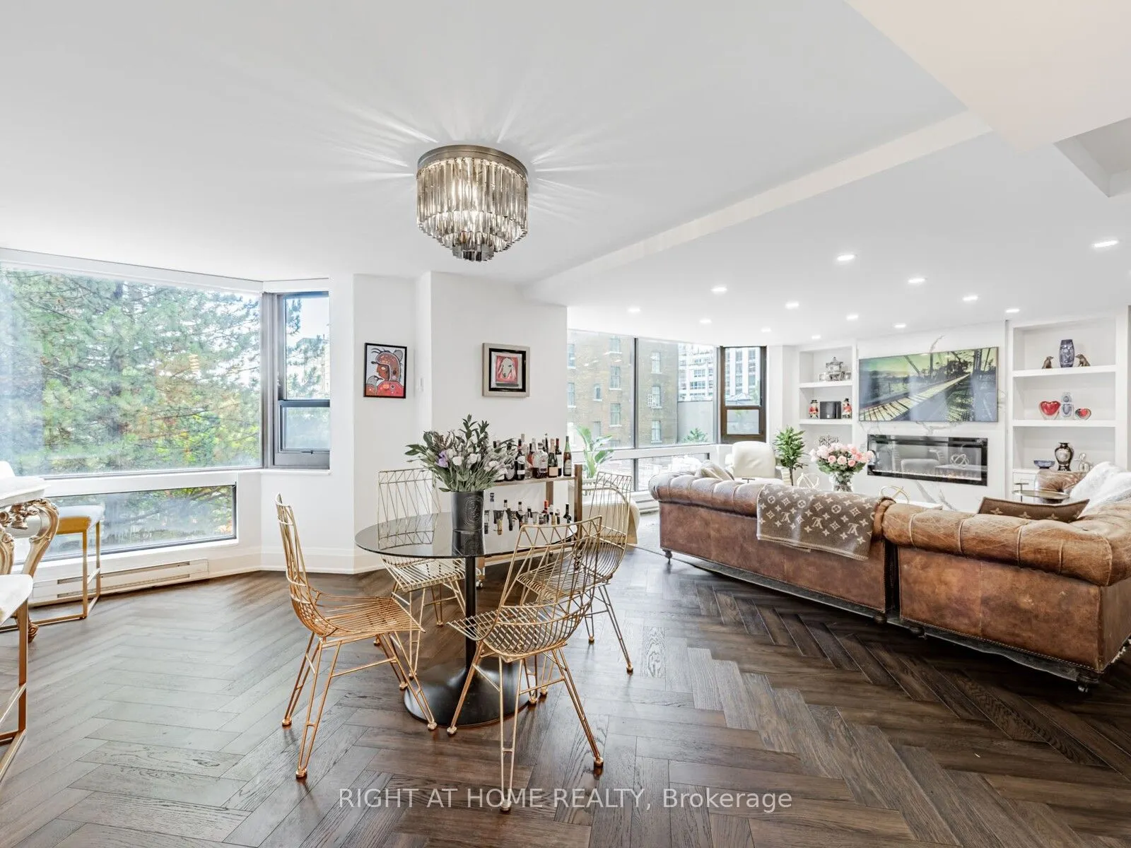 1166 Bay Street, #401