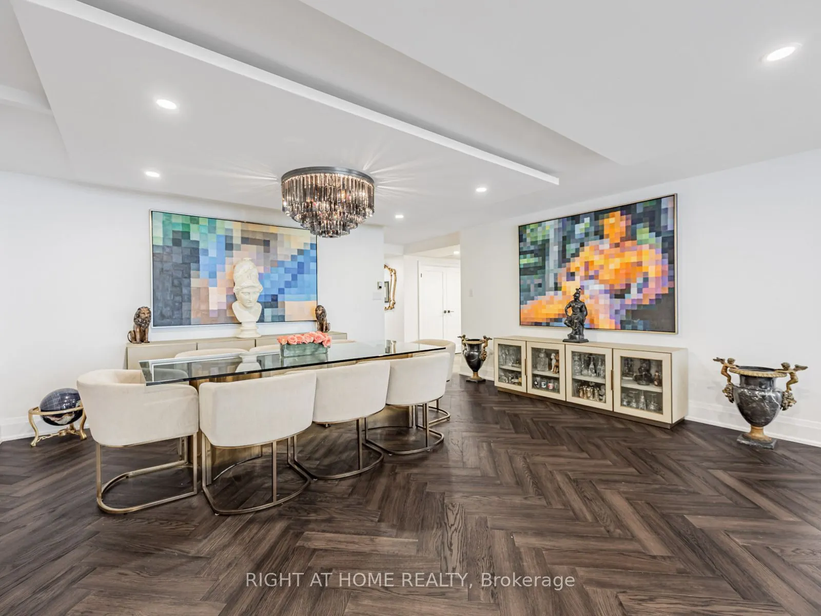 1166 Bay Street, #401
