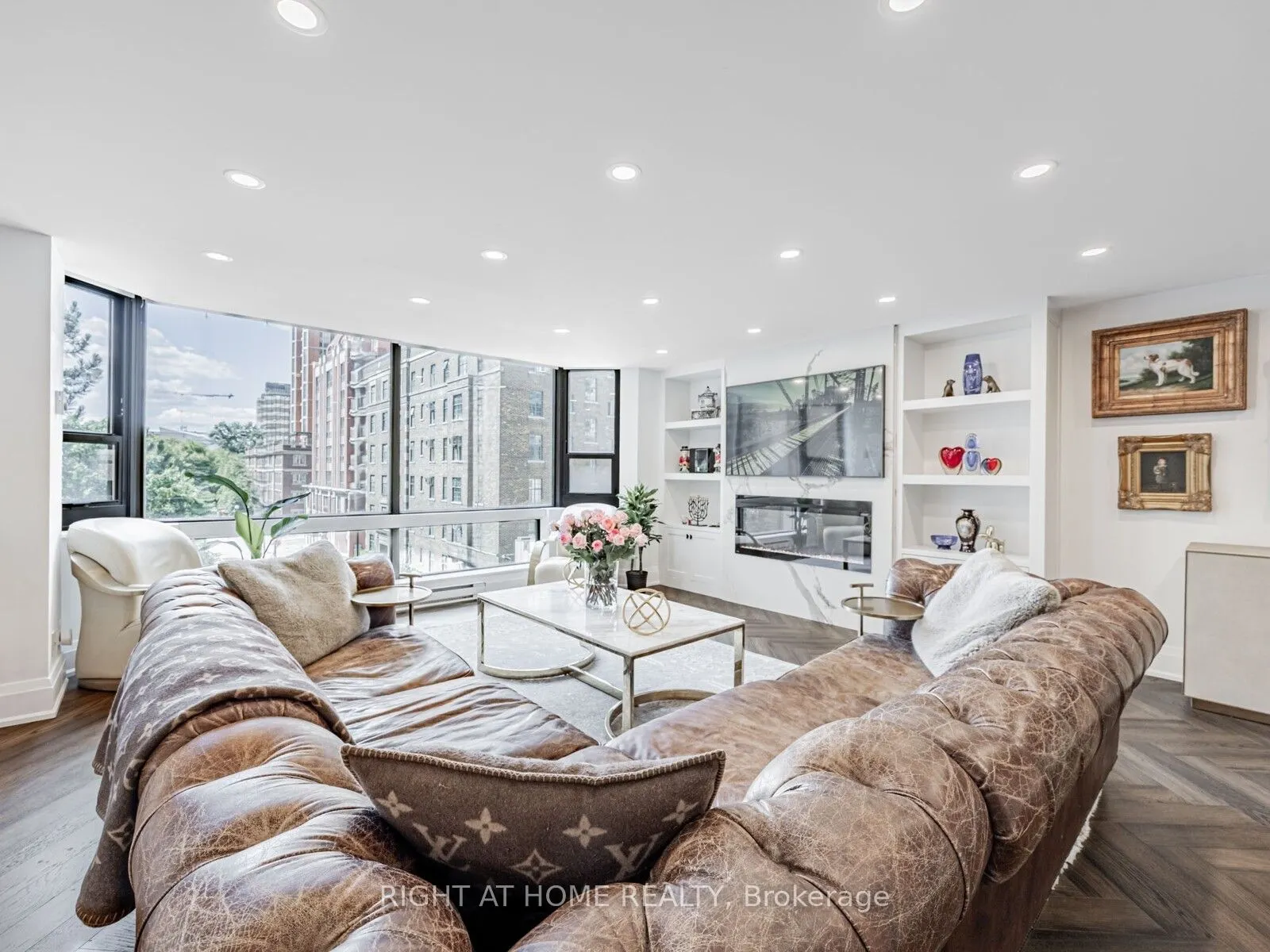 1166 Bay Street, #401