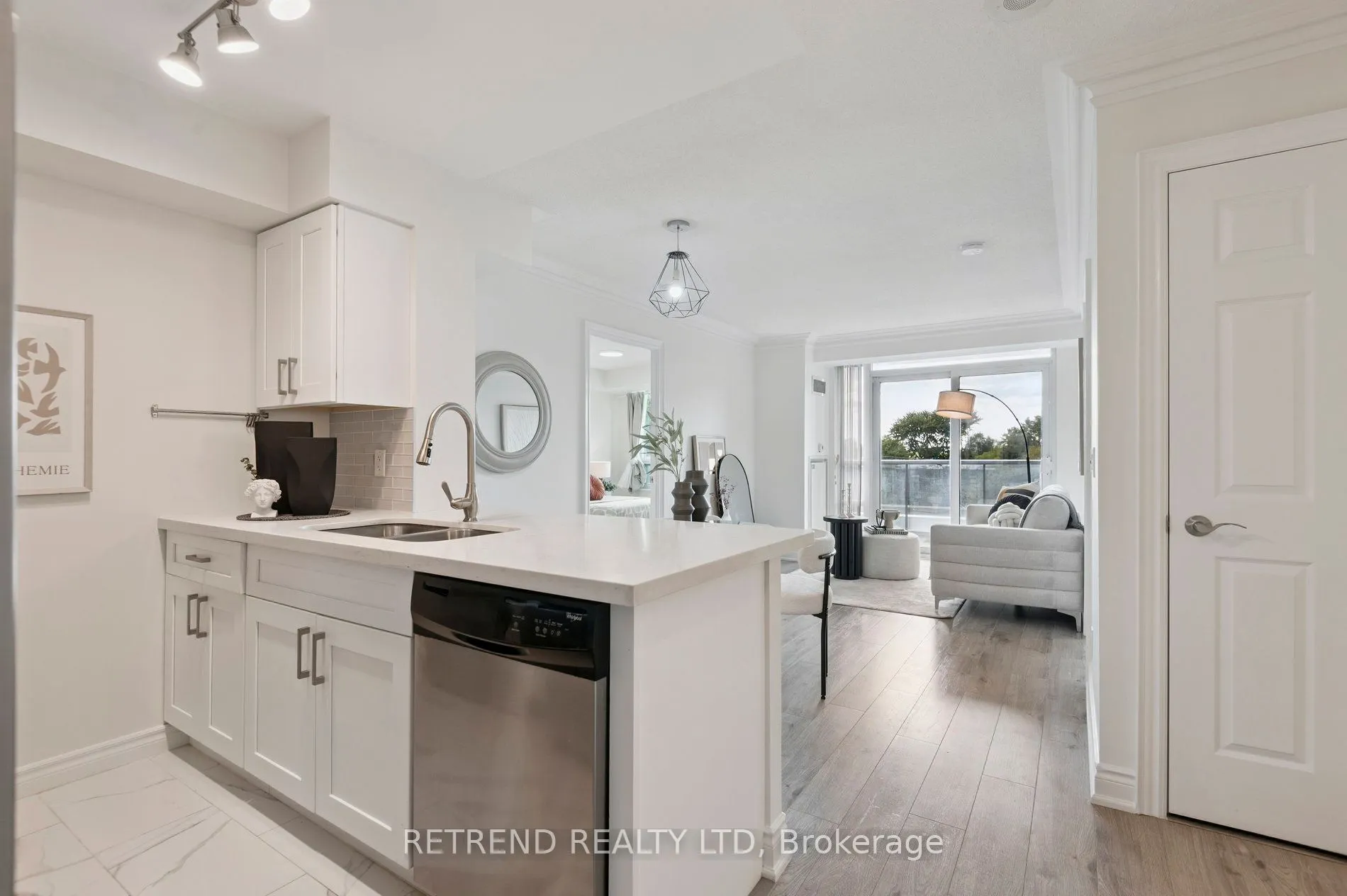 15 Greenview Avenue, #411