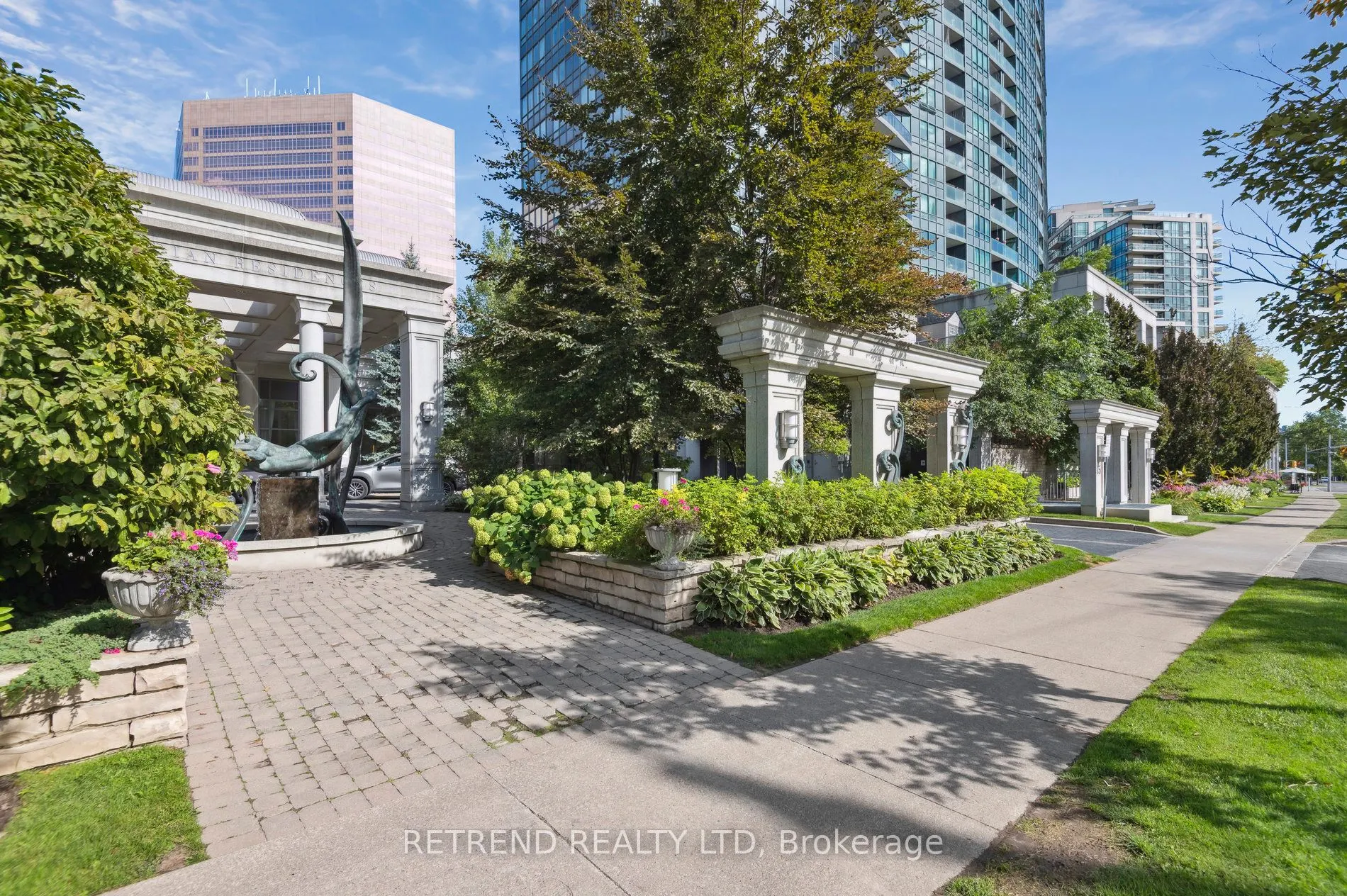 15 Greenview Avenue, #411