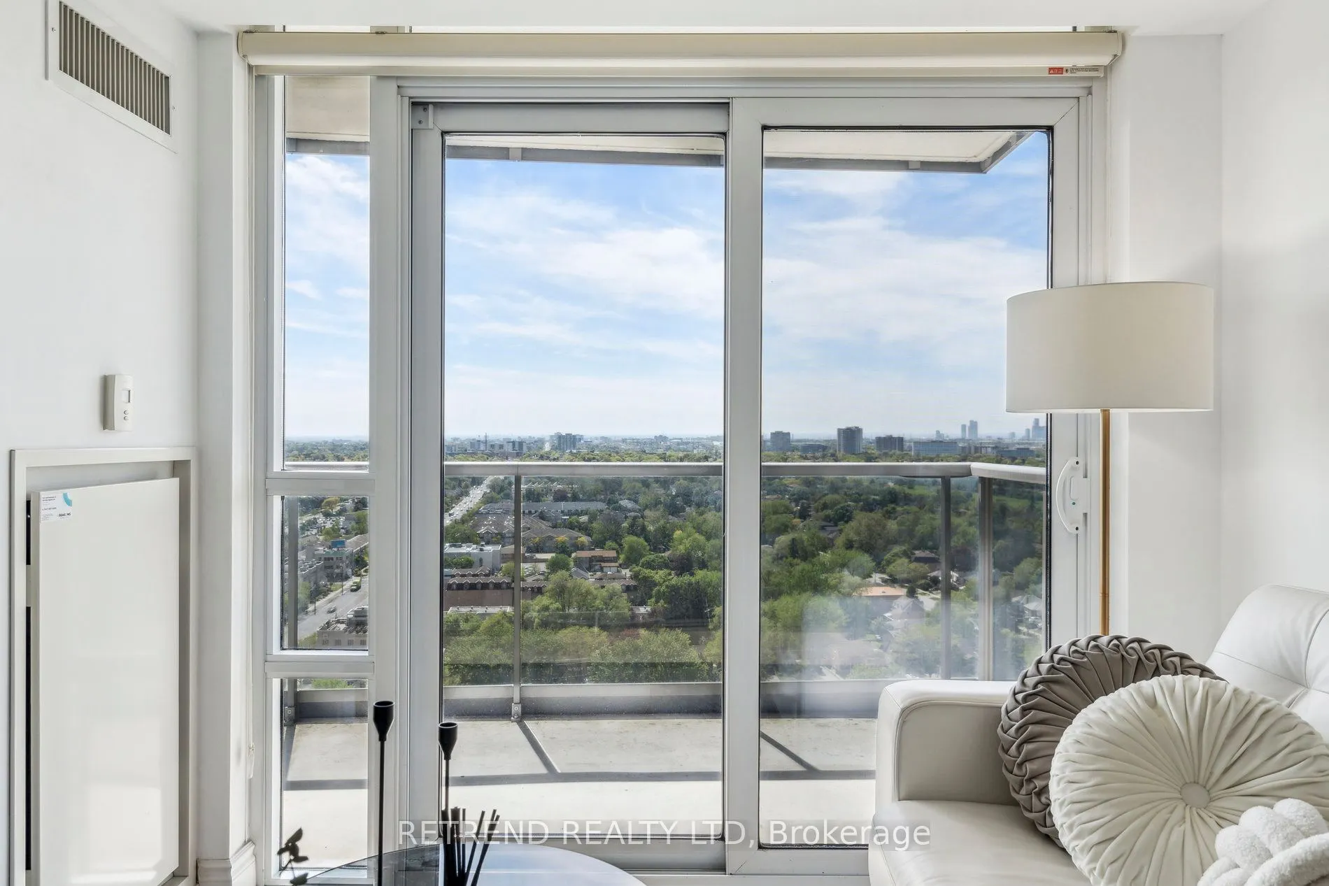 15 Greenview Avenue, #2111