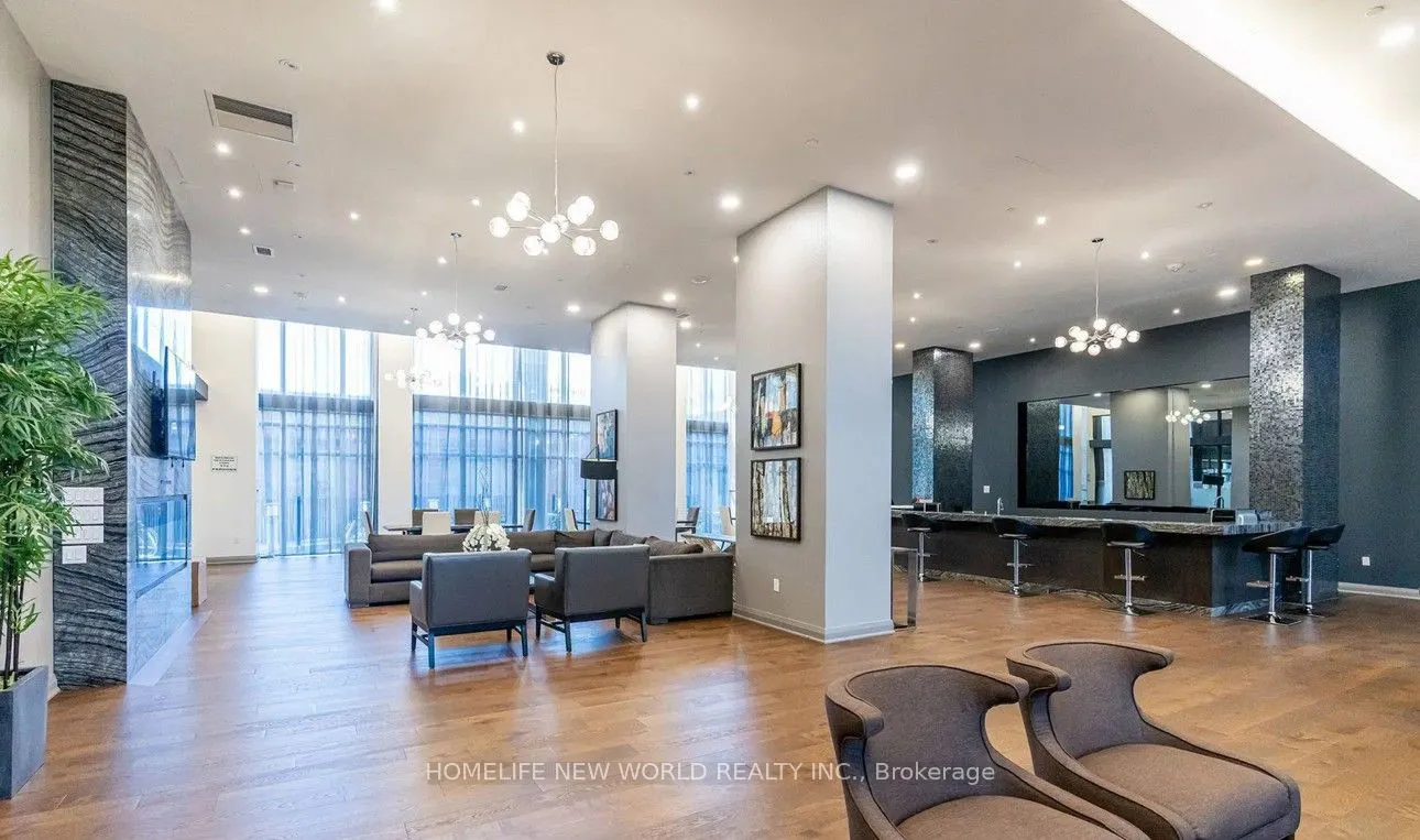 400 Adelaide Street E, #815