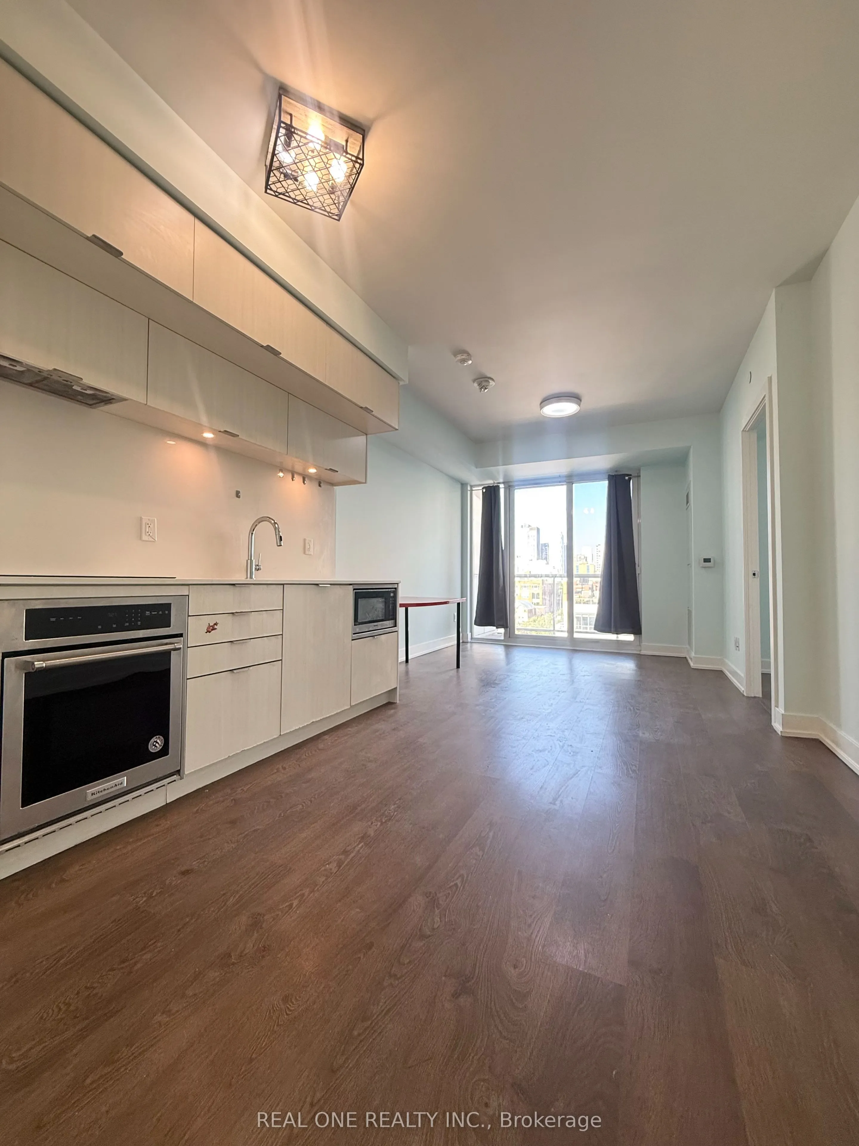 80 Vanauley Street, #610