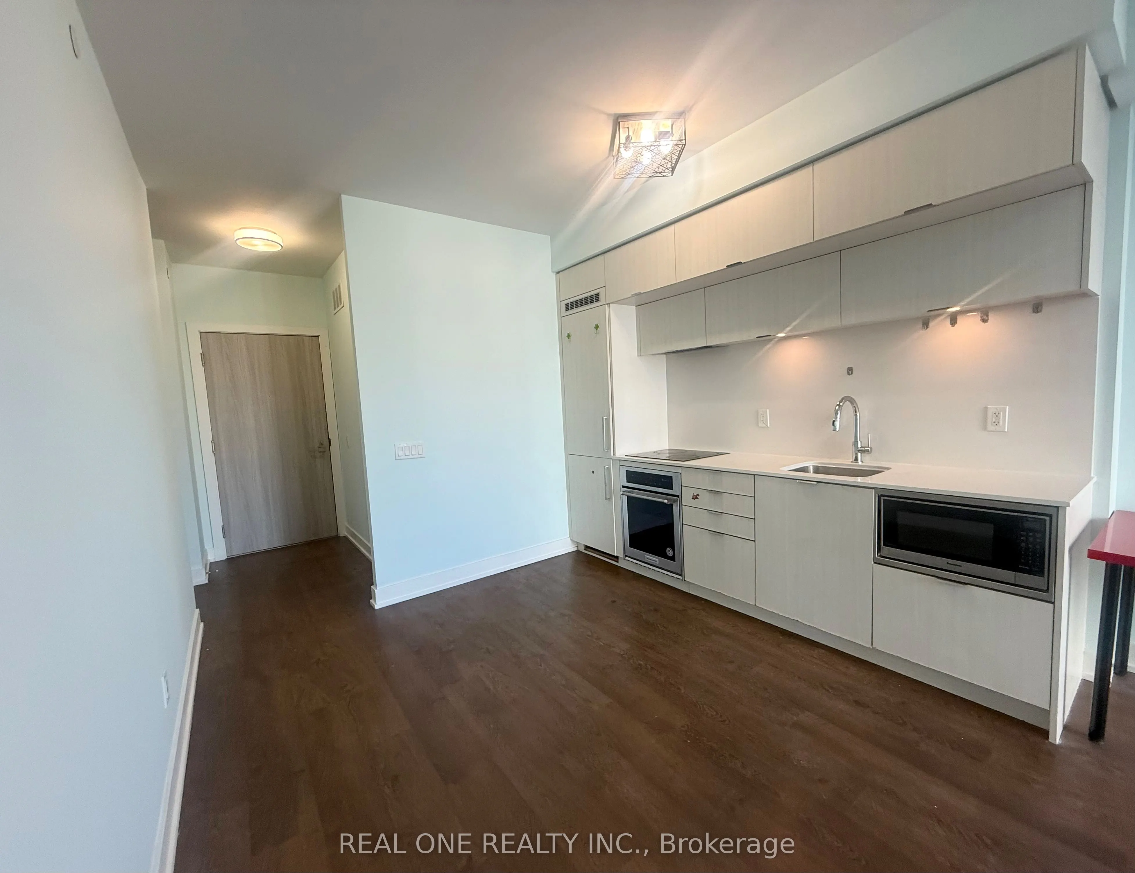 80 Vanauley Street, #610