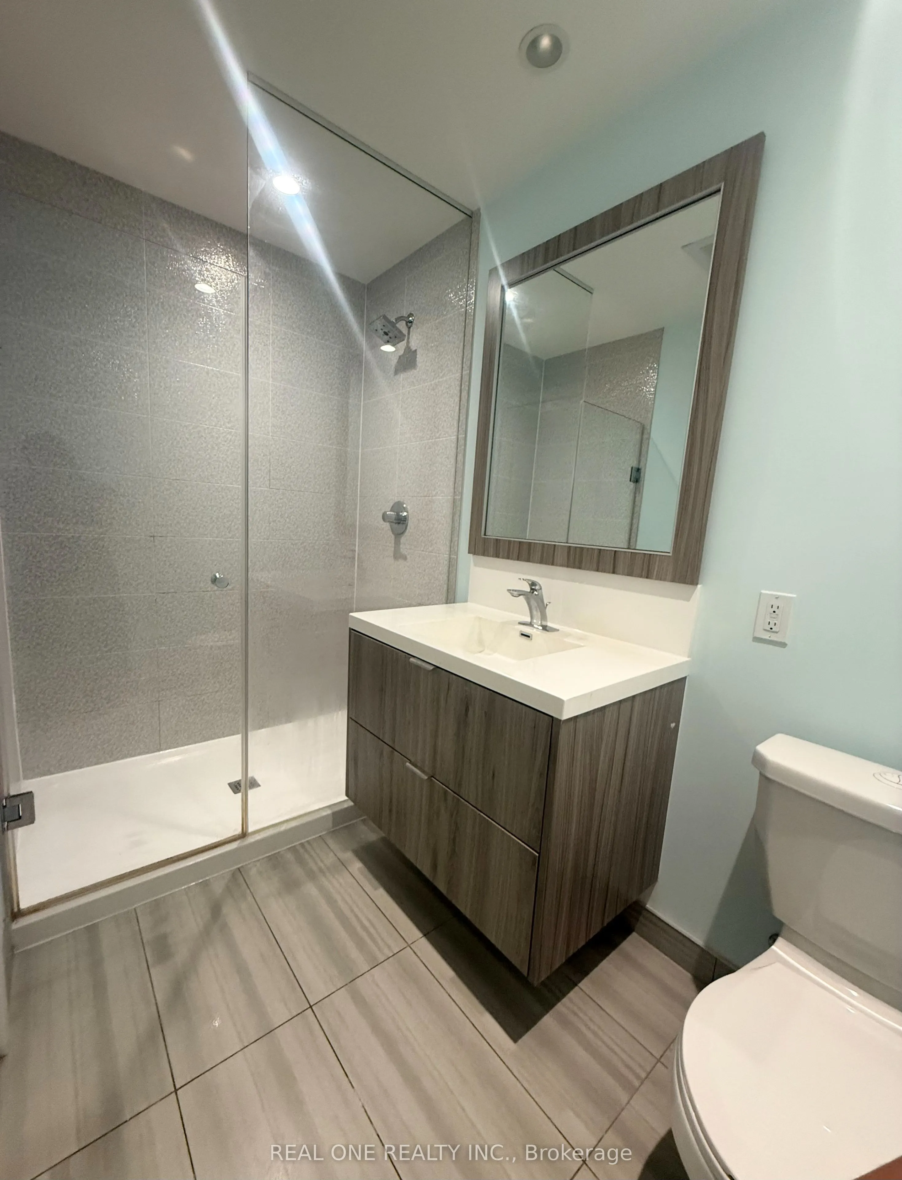 80 Vanauley Street, #610