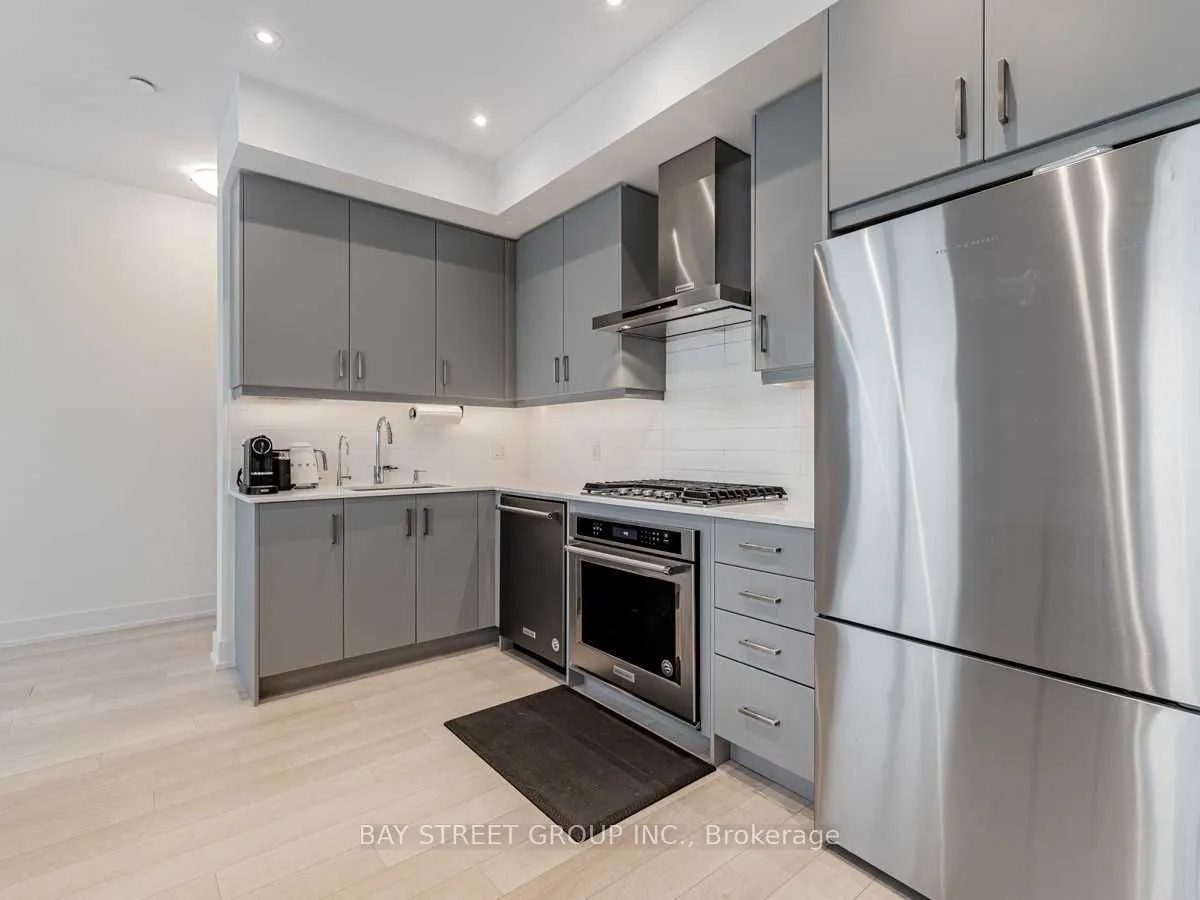 52 Holmes Avenue, #10